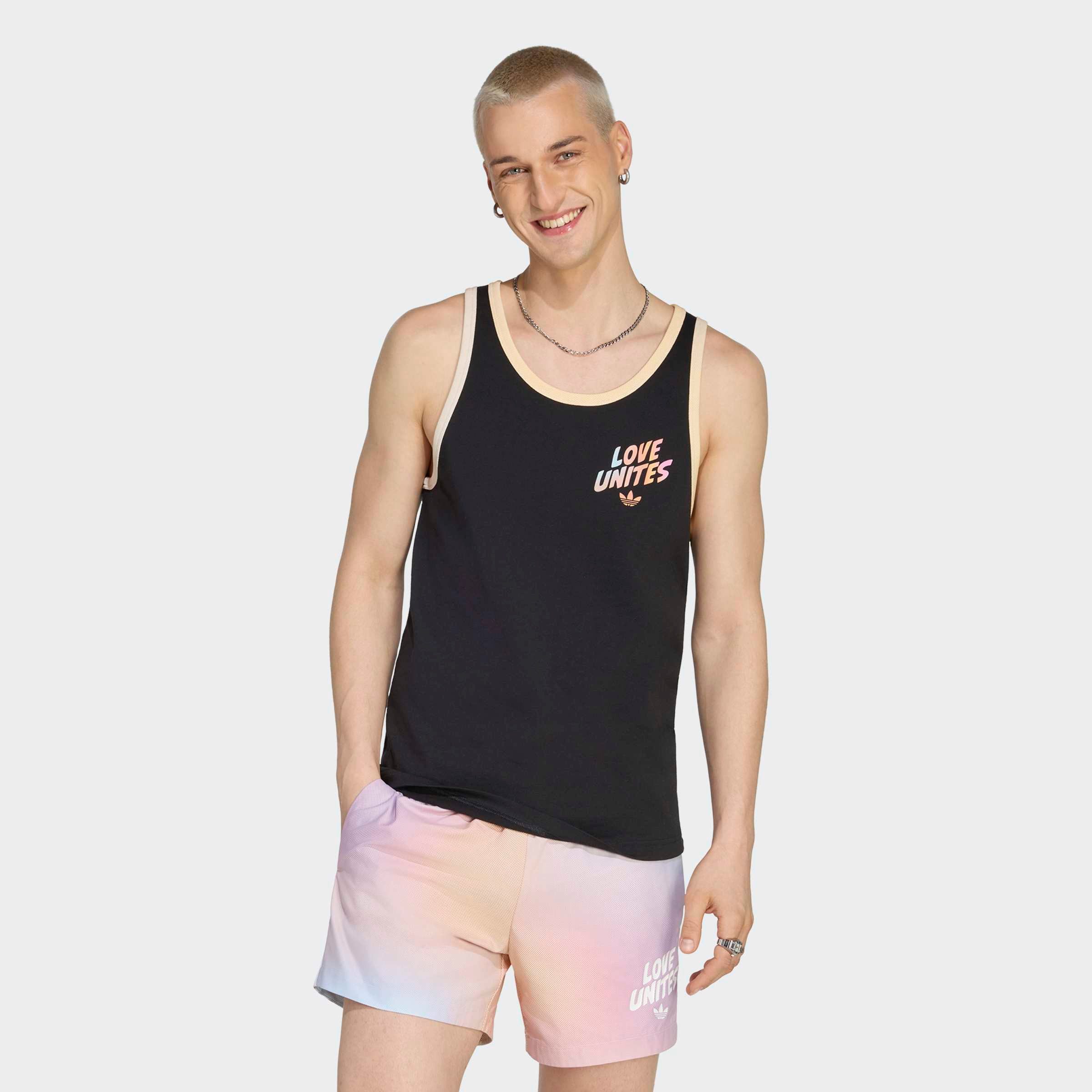adidas Originals Tanktop PRIDE GFX TANK für Erwachsene, mit Rundhalsausschnitt, ohne Verschluss, aus Baumwolle