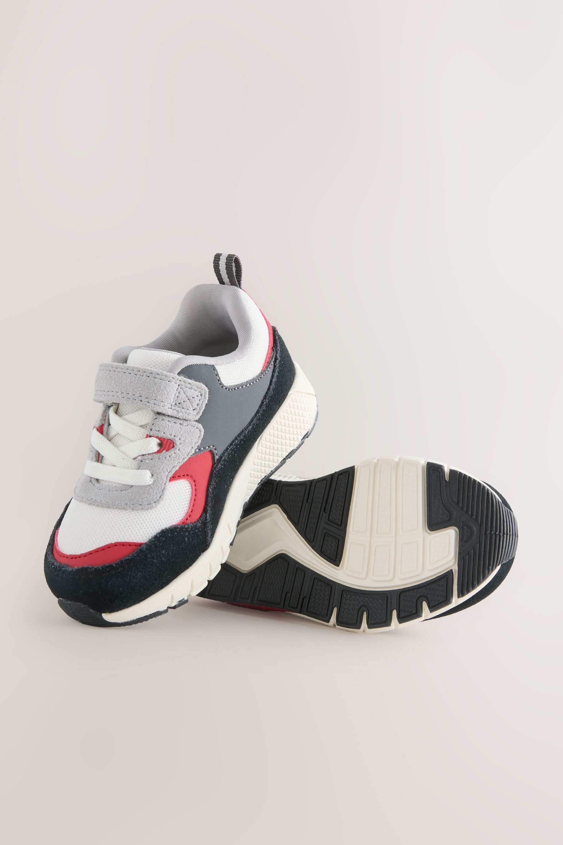 Next Elastischer Sportschuh mit Schnürung Sneaker (1-tlg)