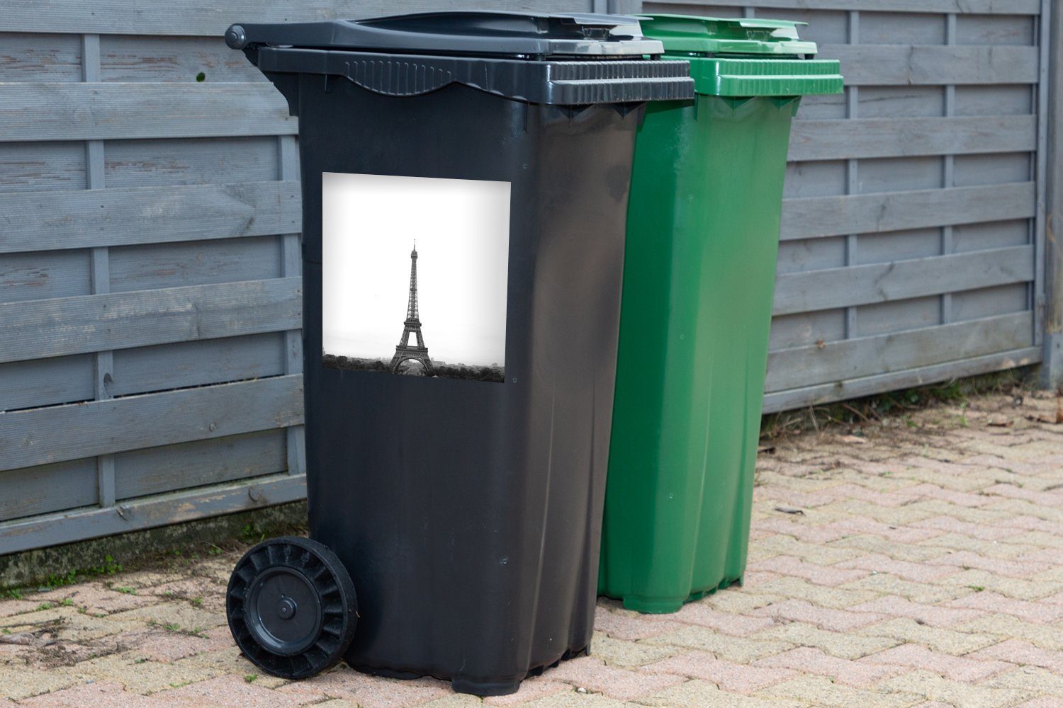 Container, Eiffelturm MuchoWow Der Mülleimer-aufkleber, St), Abfalbehälter Sticker, der Ferne Mülltonne, Wandsticker (1 in