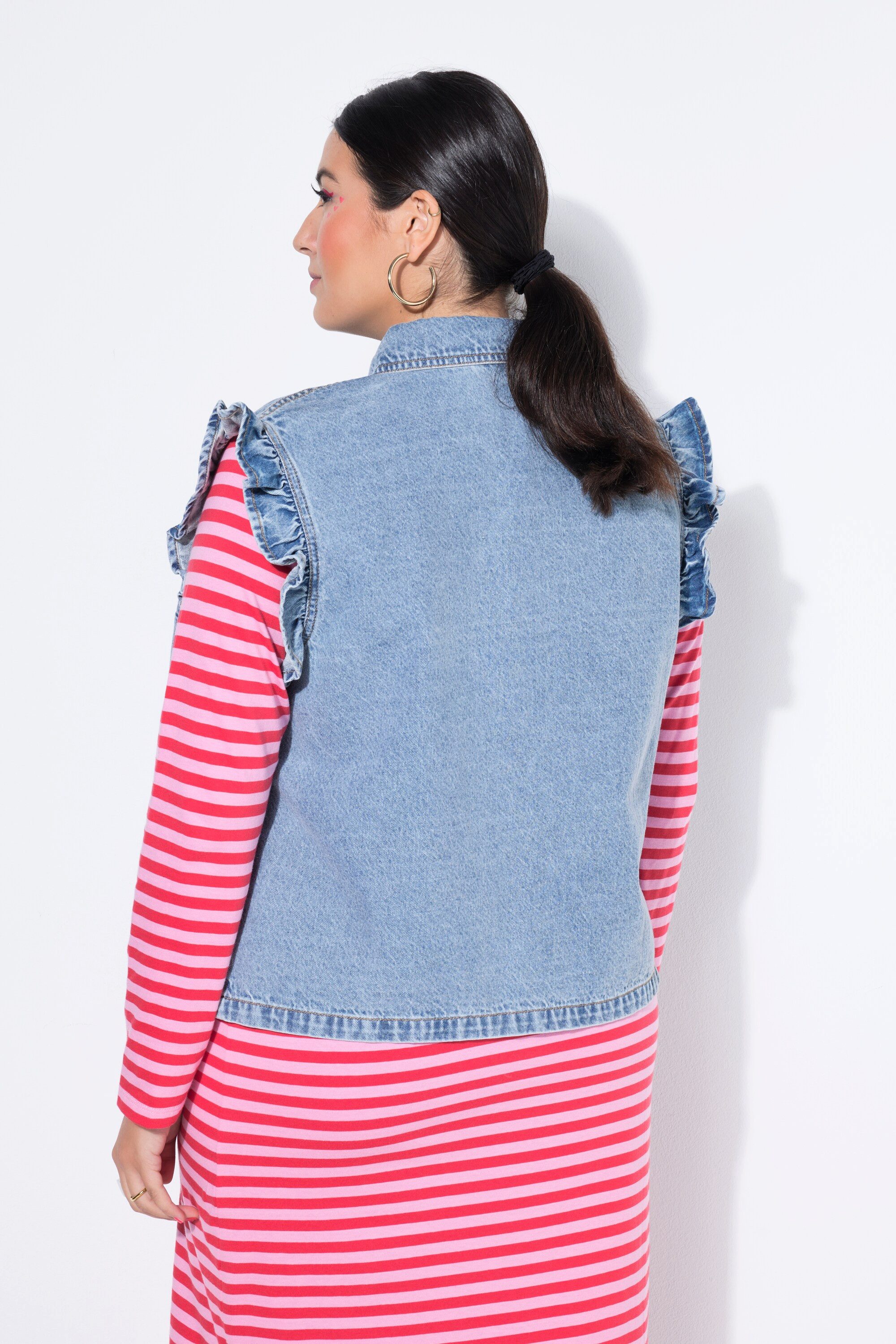Studio Untold Steppweste Jeansweste Boxy Shape hellgewaschen Arm-Rüsche