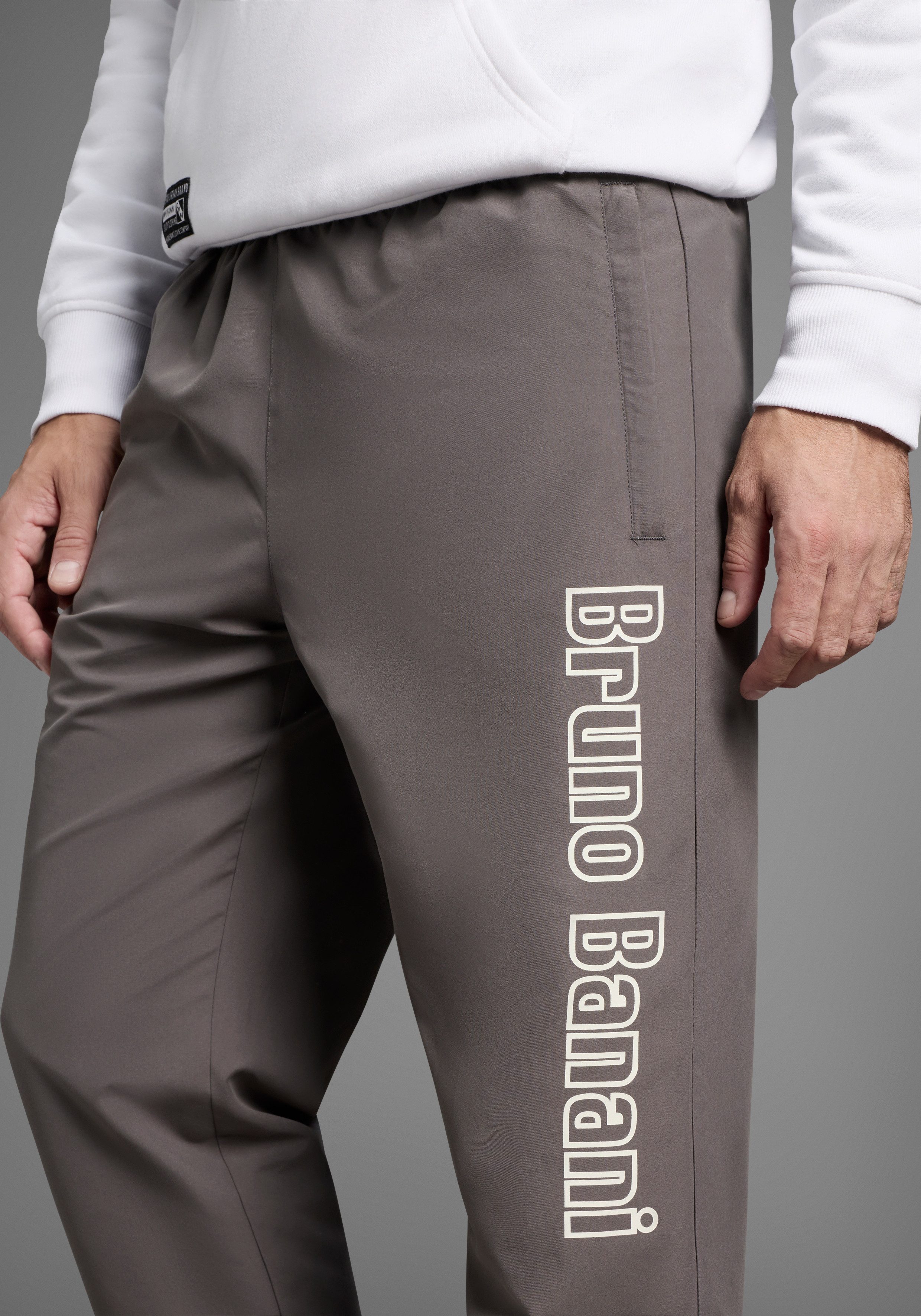 Bruno Banani Sporthose mit verstellbarem Hosensaum
