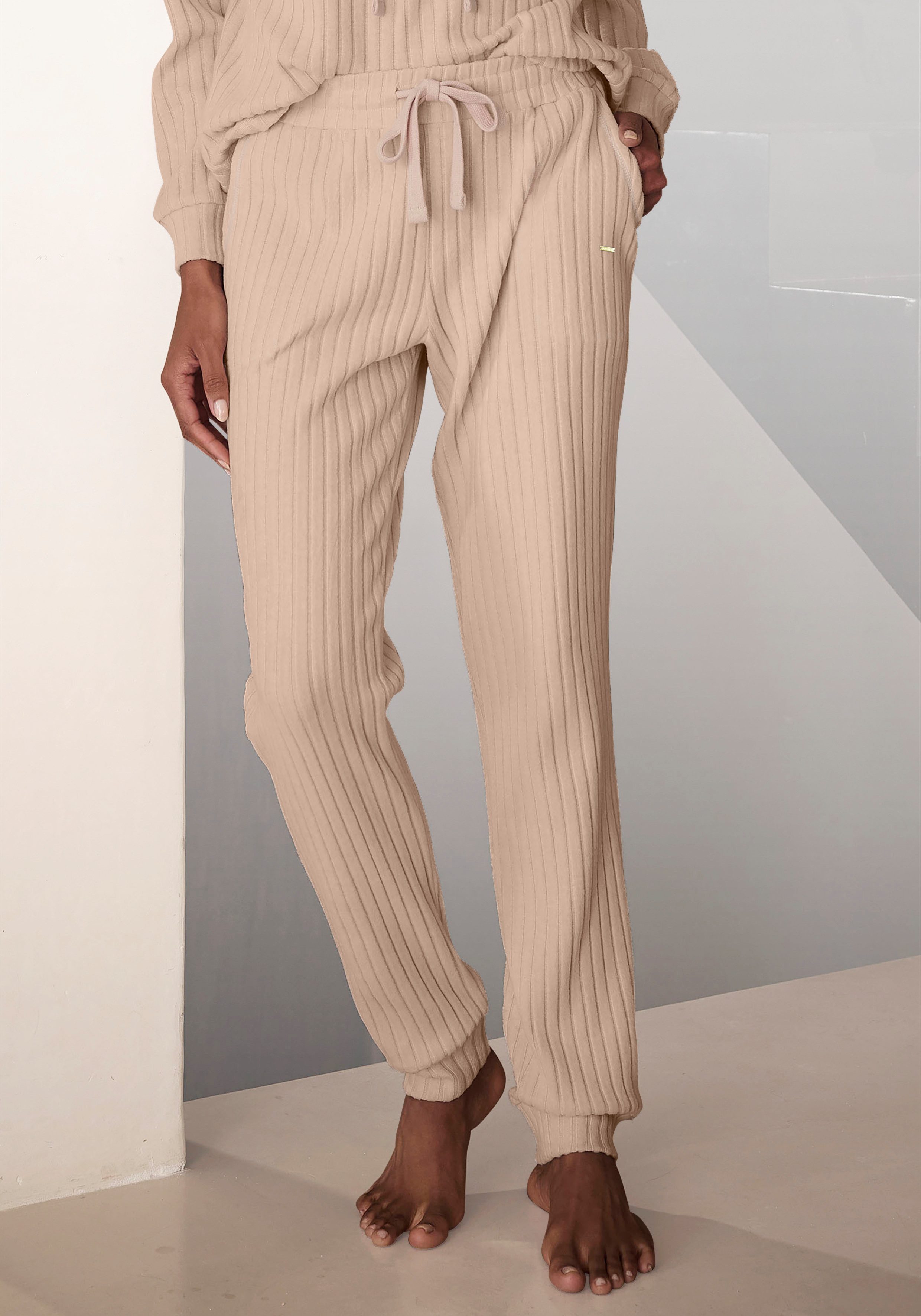 LASCANA Homewearhose, Lounge-/ Strickhose mit praktischen Taschen, Loungewe günstig online kaufen