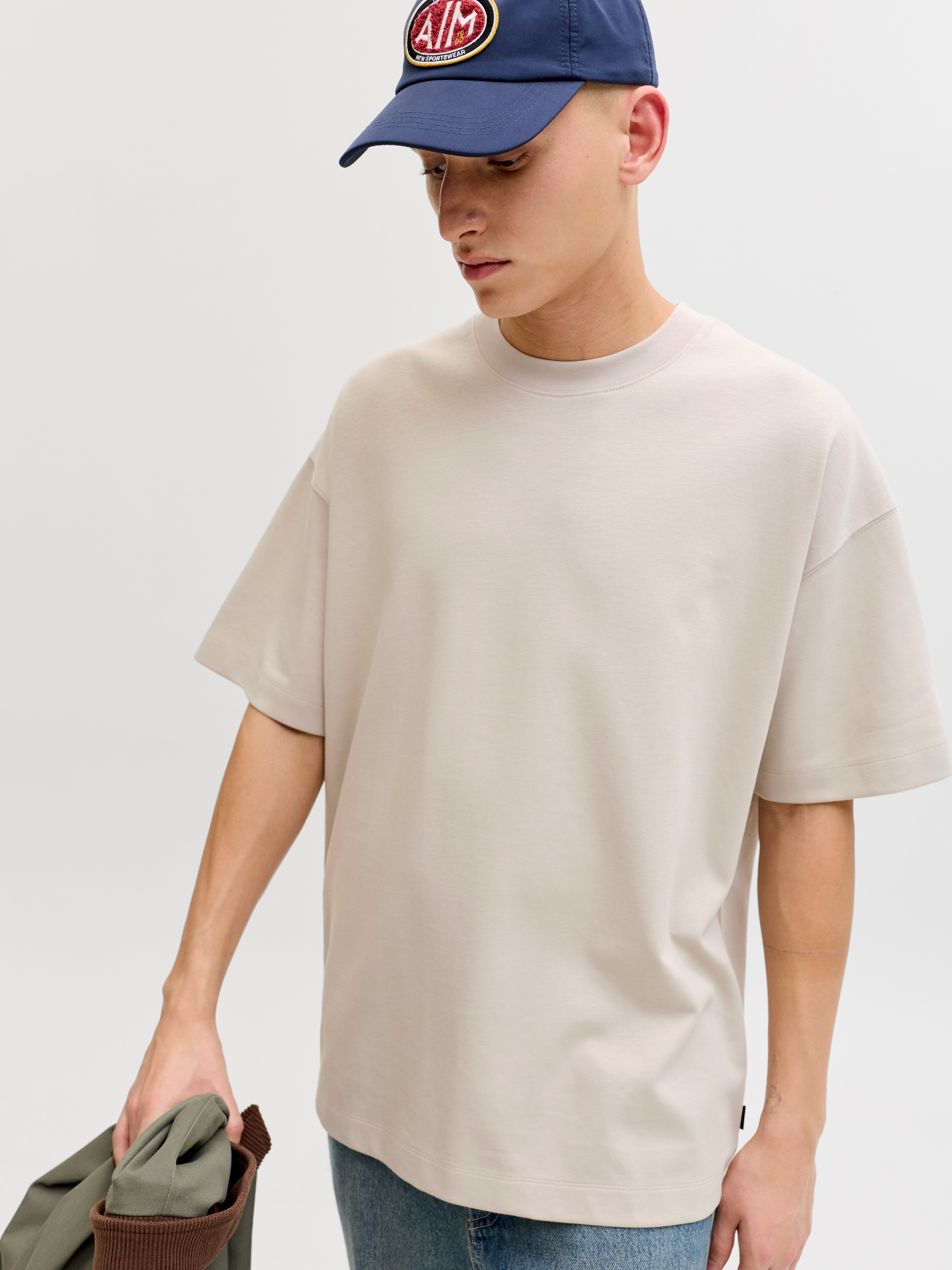 Jack & Jones T-Shirt JJEBARRON TEE SS O-NECK NOOS Baumwollmischung, loose fit – Bild 2 von 5