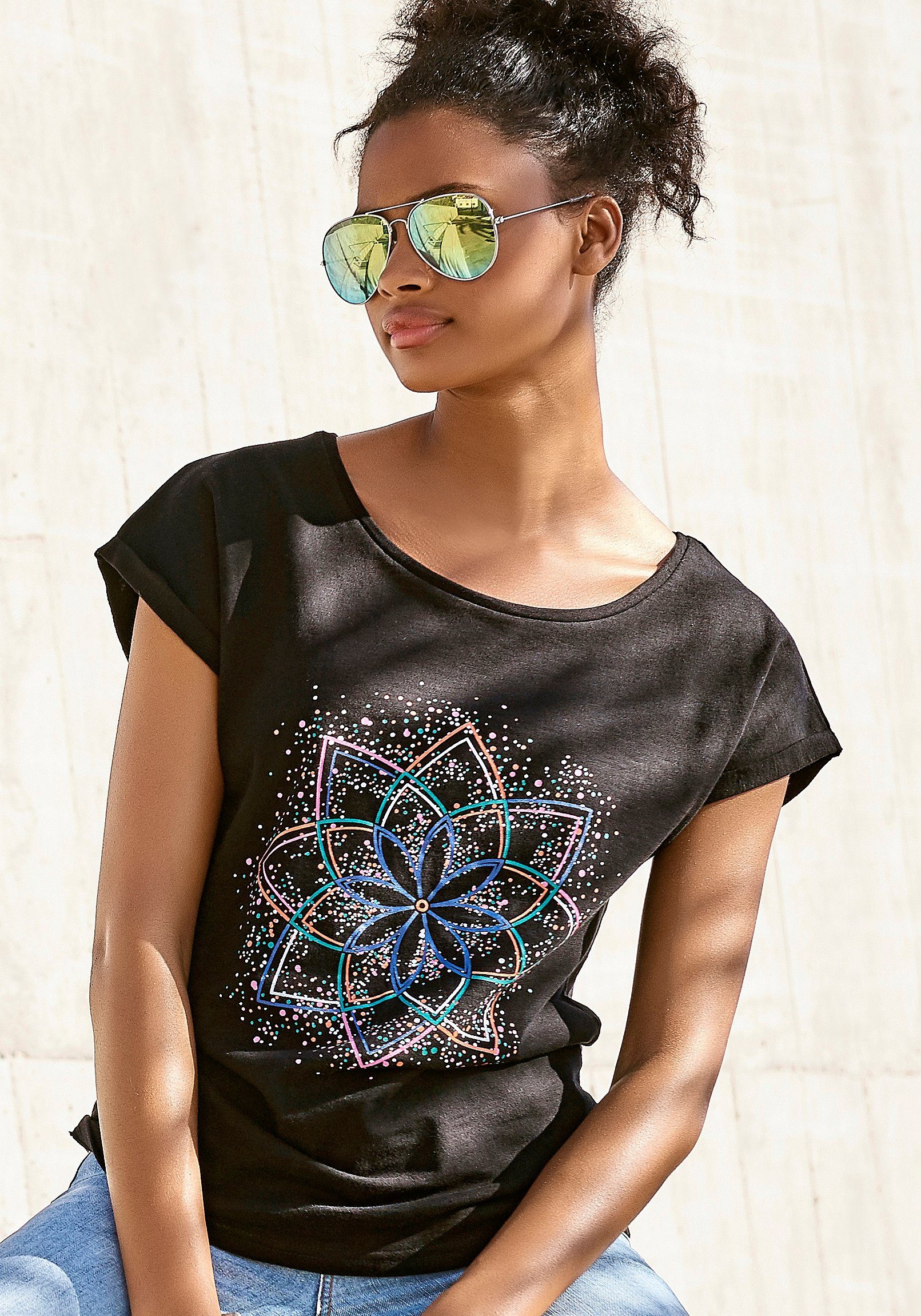 T-Shirt mit modischem Frontdruck