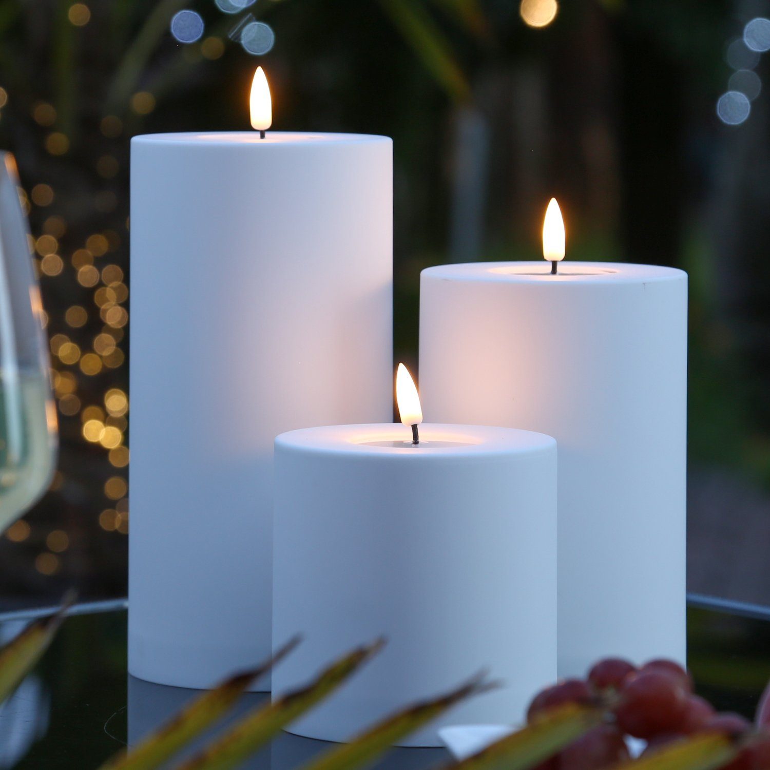 Deluxe Homeart LED-Kerze MIA für Außen 3D Flamme flackernd H: 20cm D: 10cm weiß outdoor, LED Classic, warmweiß (2100K bis 3000K)