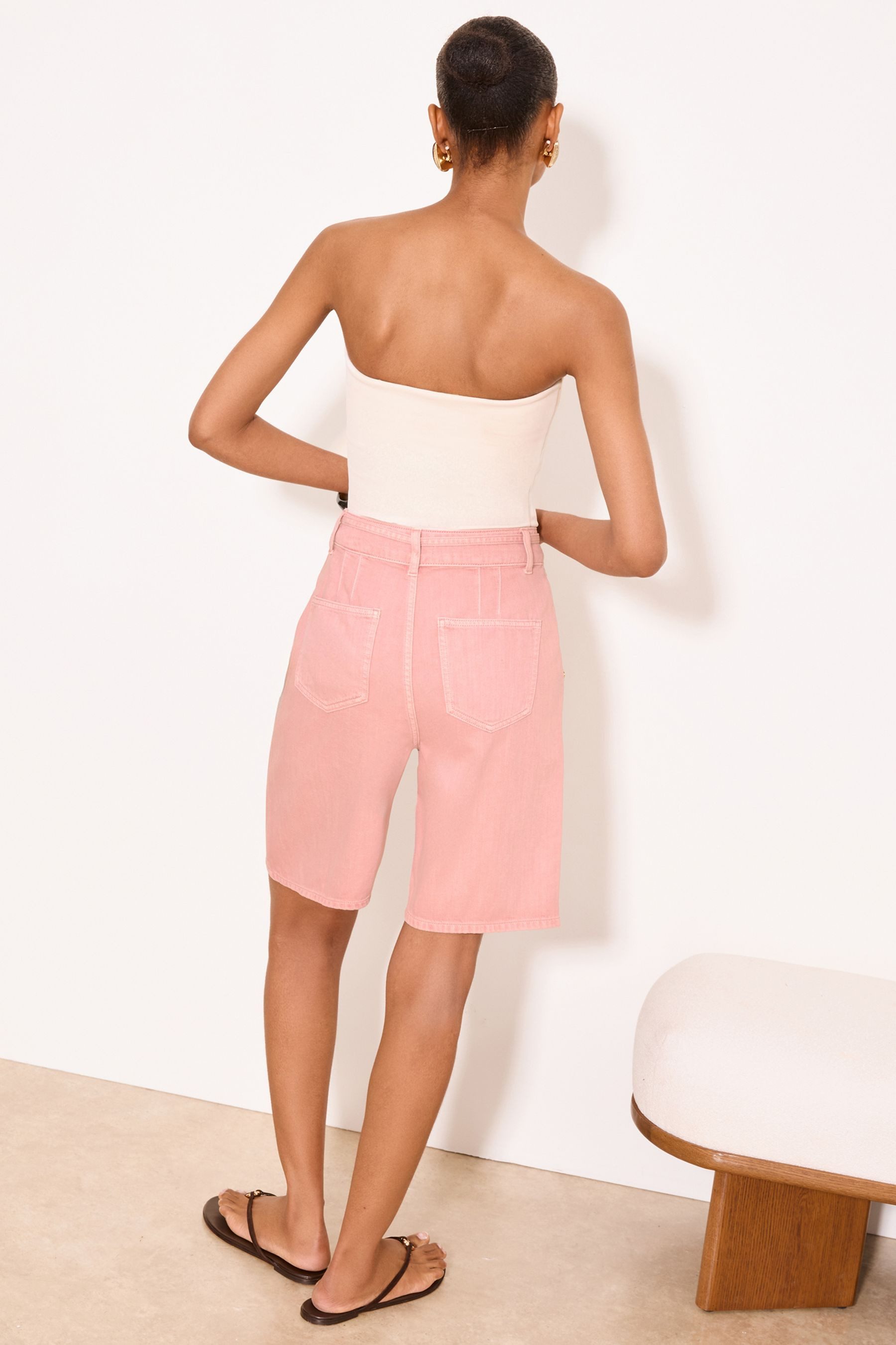 LIPSY Jeansshorts Lipsy Bermuda-Denimshorts mit Bindegürtel, Regular (1-tlg)