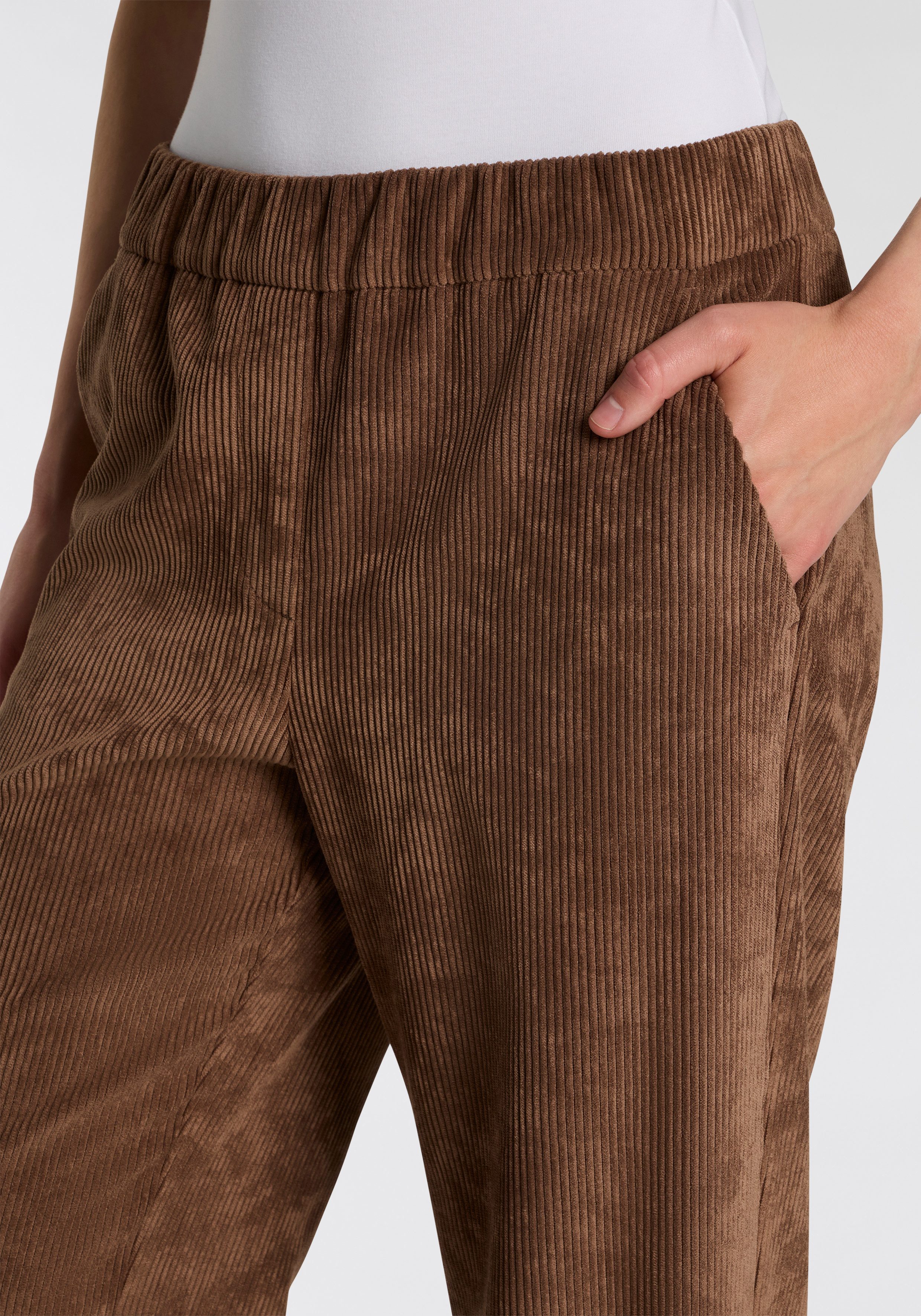 MAC Cordhose CHIARA mit weitem Bein