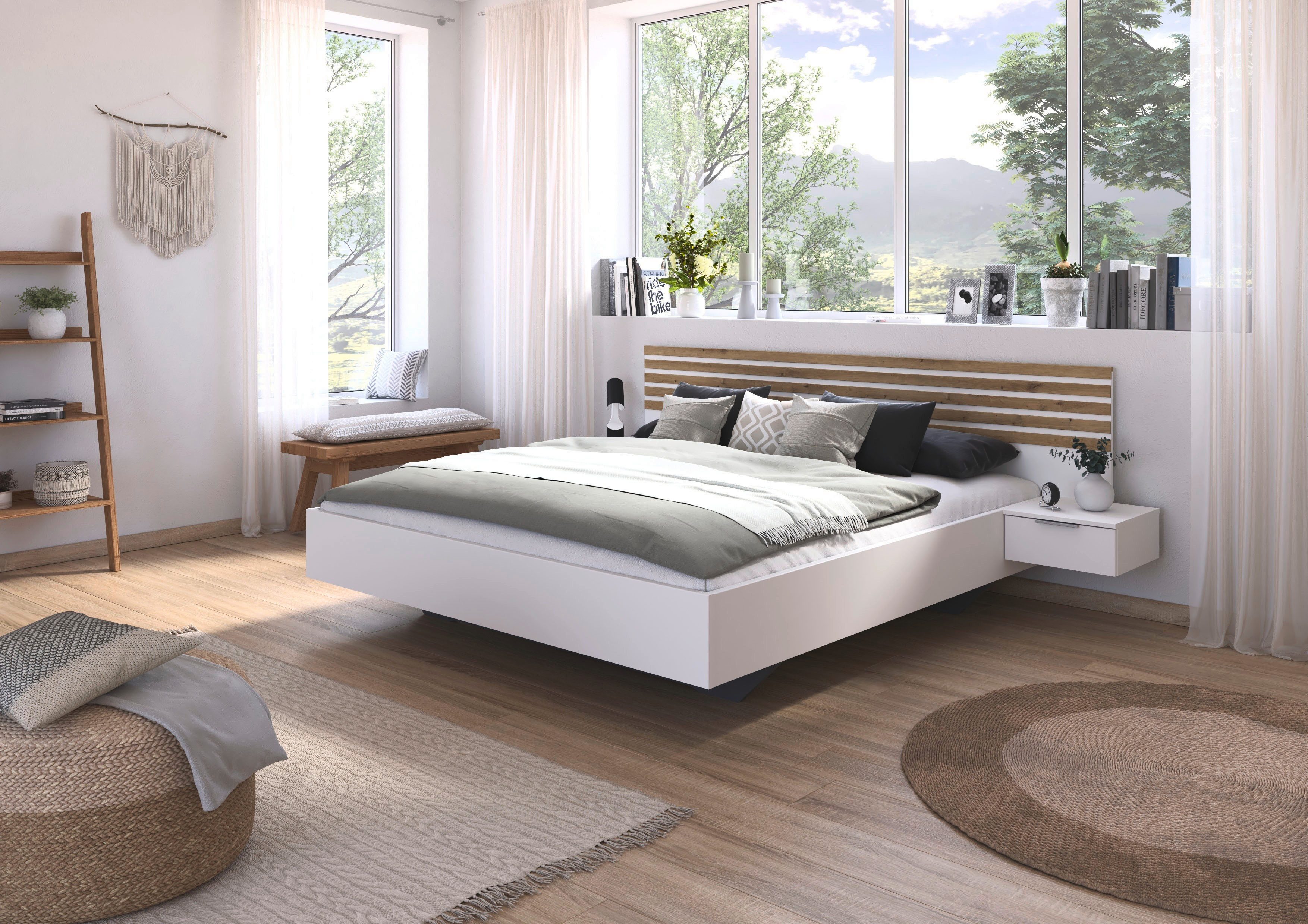 rauch Bettanlage Doppelbett Futonbett LAMELLA in schwebender Optik, (Bett 160x200 oder 180x200 cm), mit eleganter Lamellenabsetzung und 2 Hängenachttische MADE IN GERMANY