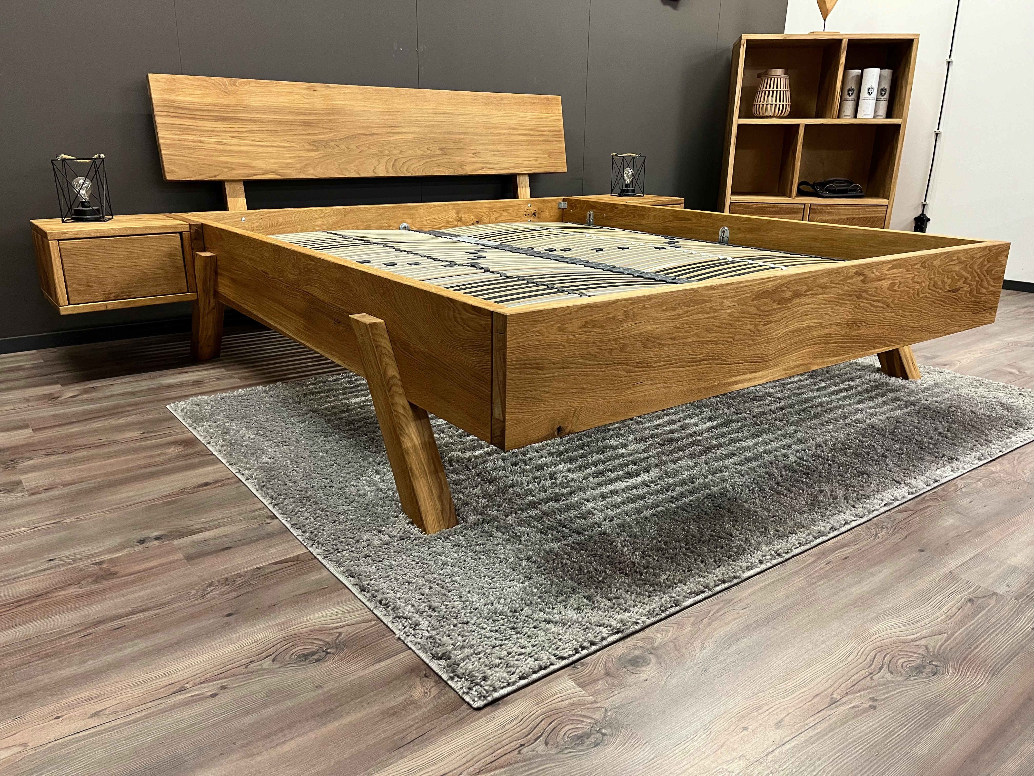 Möbel Specht Massivholzbett Timber Eiche (bis 300x220cm Liegefläche), schwebende Optik