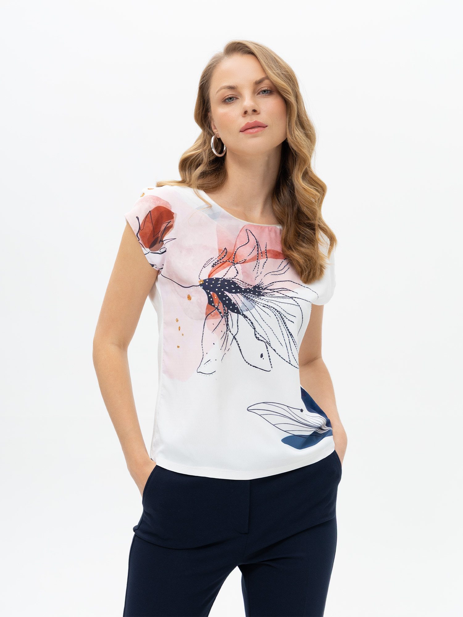Passioni T-Shirt in weiß mit Blumenmuster und Glitzersteinen Sommer T-Shirt mit Navy blauen Blumen