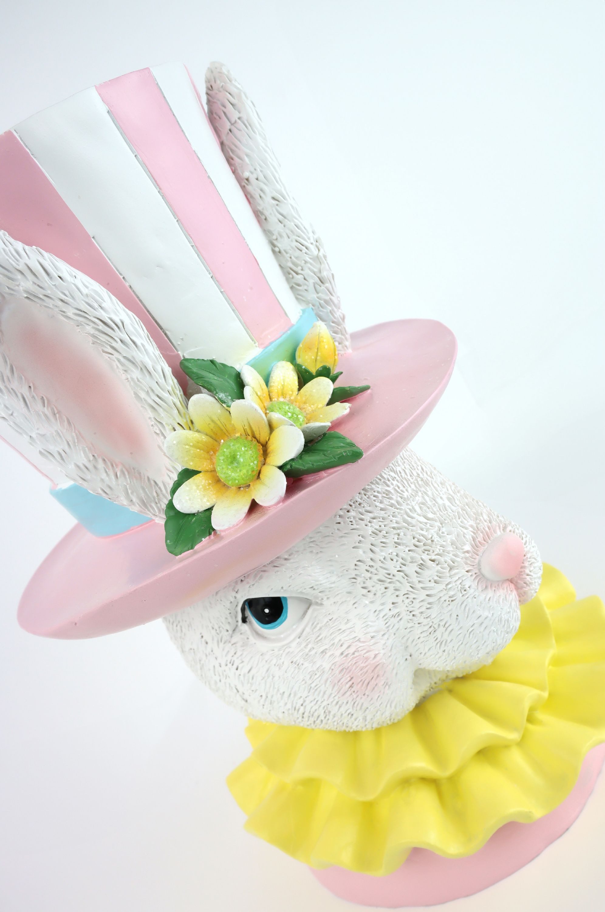 FURNARO Übertopf, Verspieltes Hasendesign mit Zylinder und Blüten