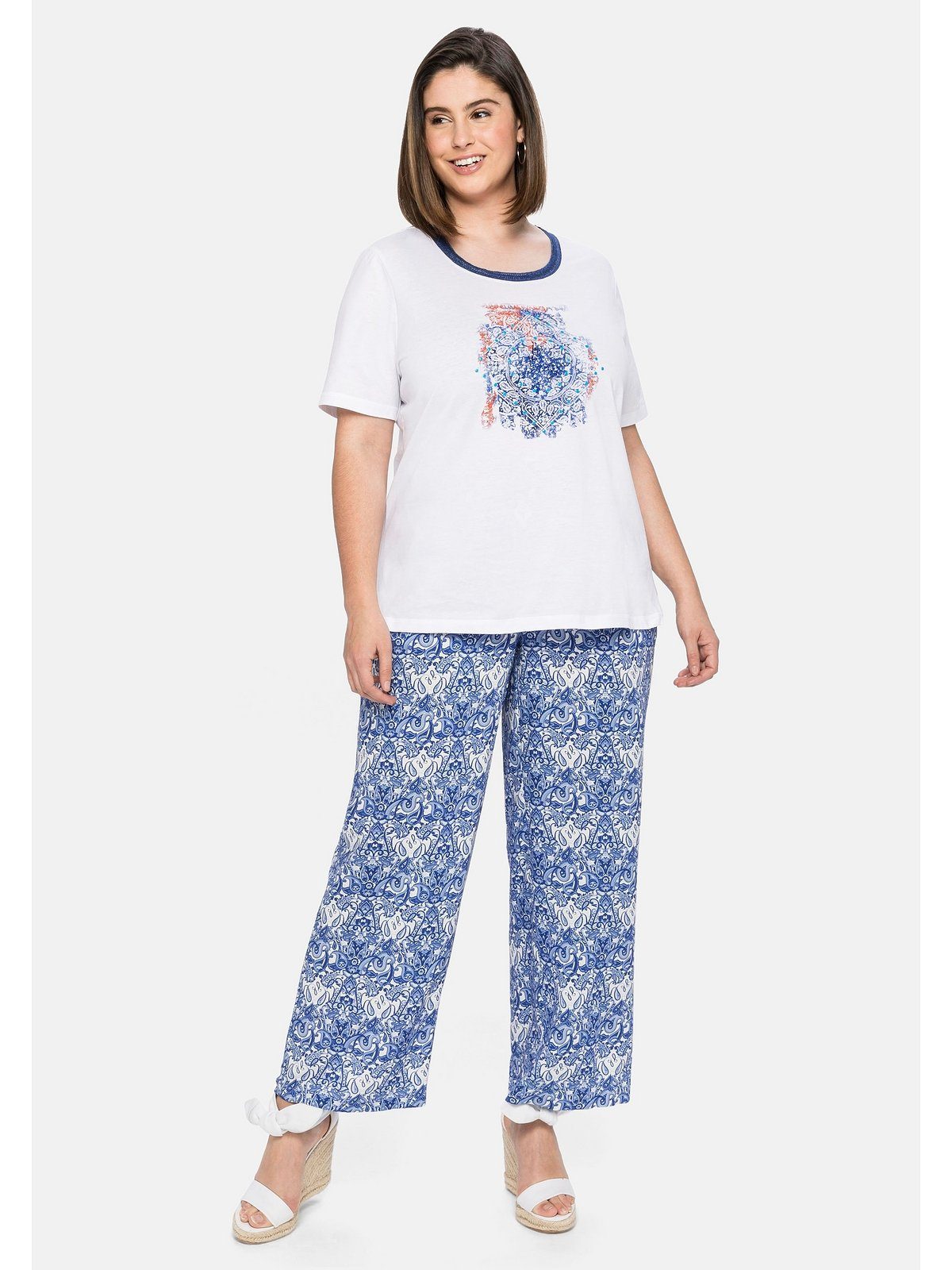 Sheego T-Shirt Große modischem weiß Effektgarn Größen und Frontdruck Ausschnitt mit am