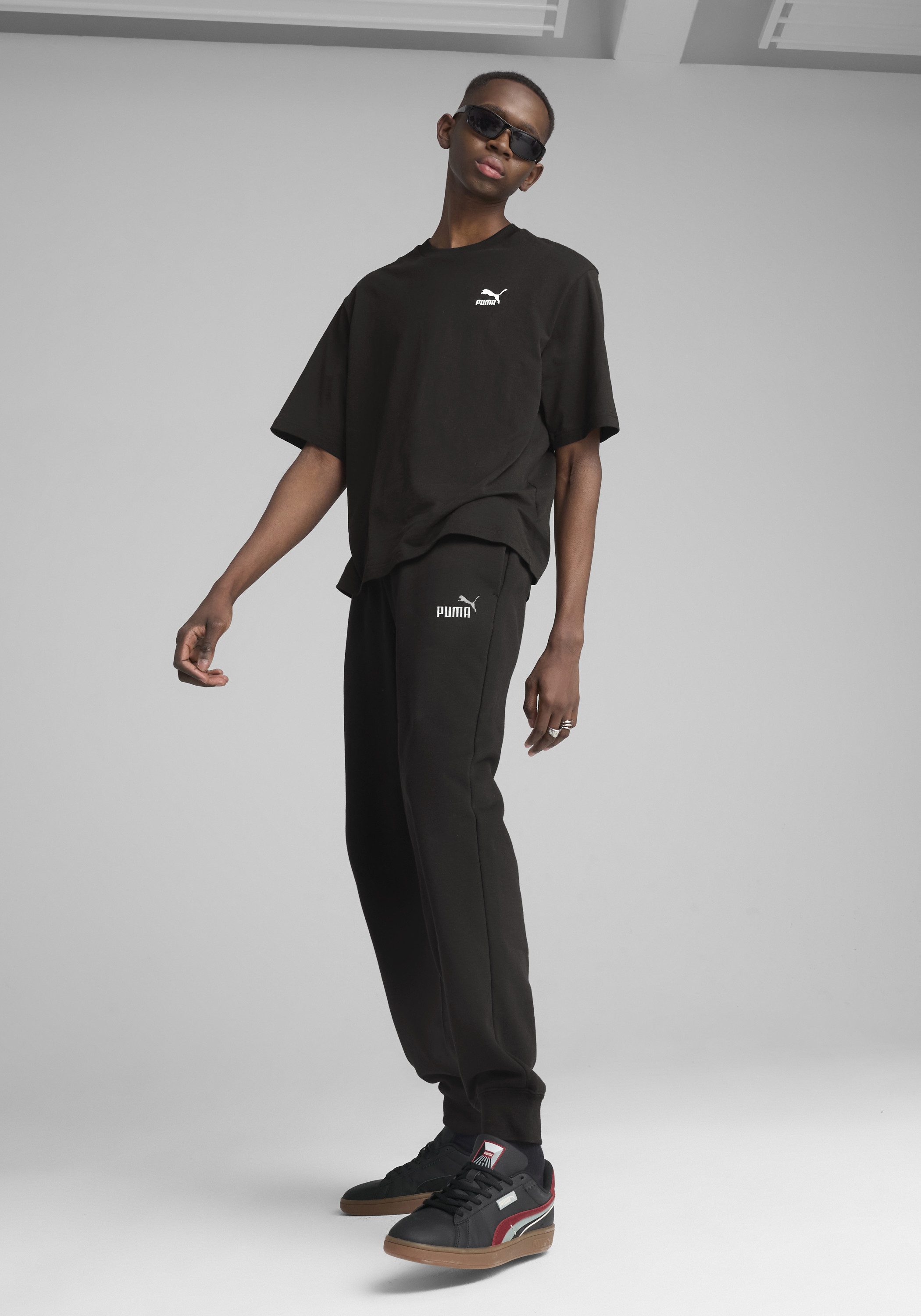 PUMA Trainingshose ESS 2 COLOR NO 1 LOGO SWEATPANTS FL CL Jogginghose, elastischer Bund mit innenliegendem Kordelzug