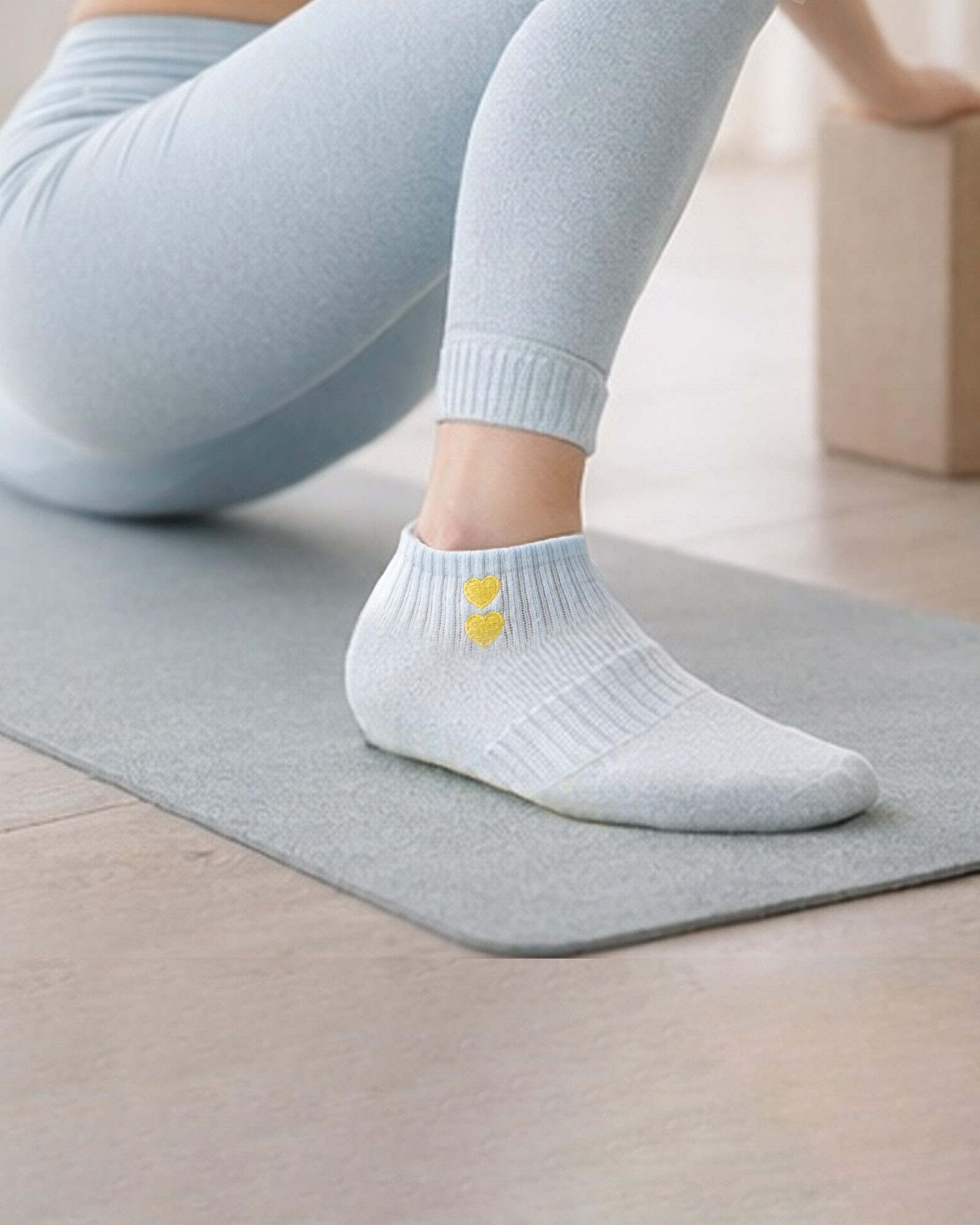 HomeOfSocks ABS-Socken HomeOfSocks Yoga Pilates Socken Anti-Rutsch - Herz Logo Kurz Baumwolle Strick-Herzen