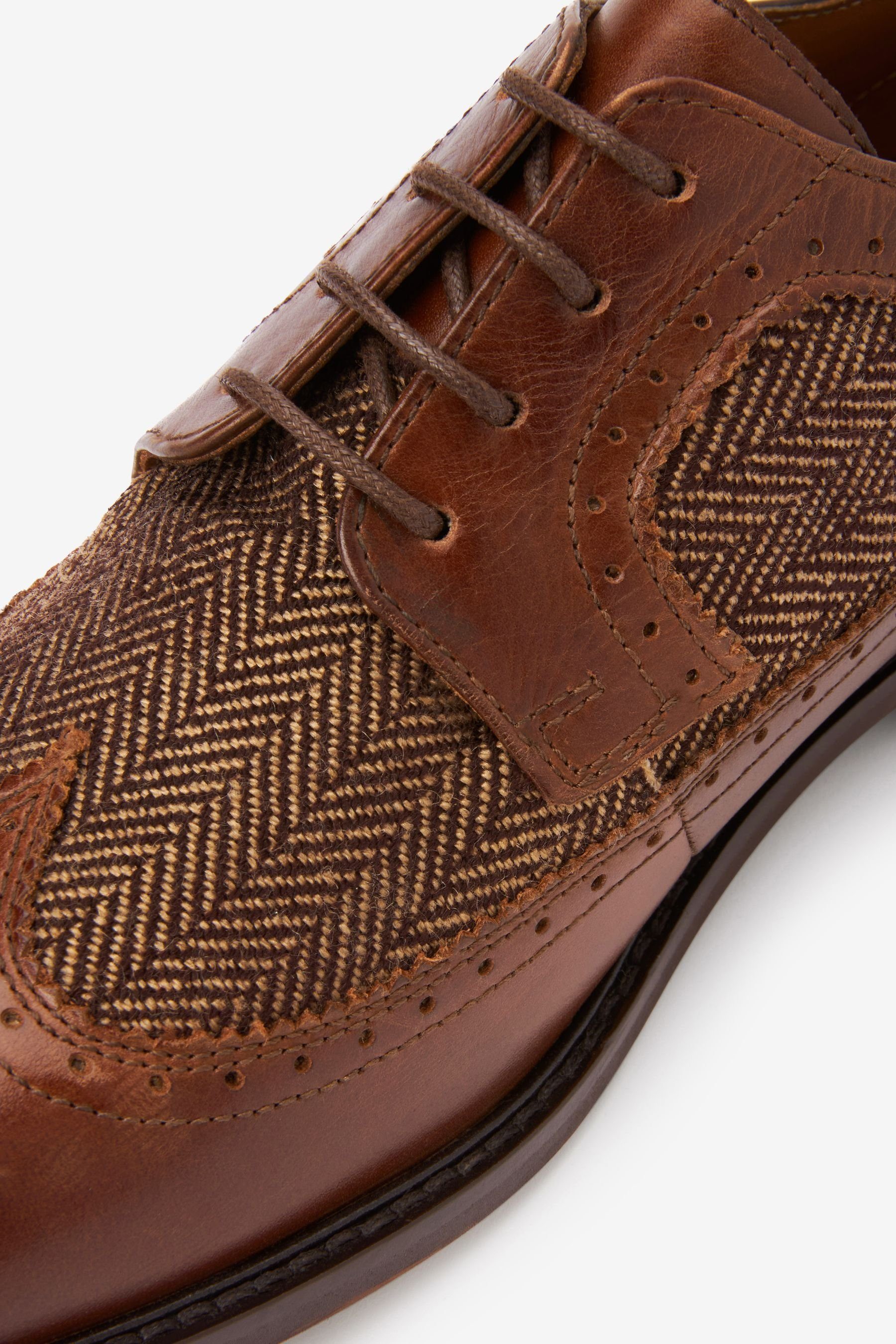 Schuhe Halbschuhe Next Budapester aus Leder mit kontrastierendem Besatz Schnürschuh