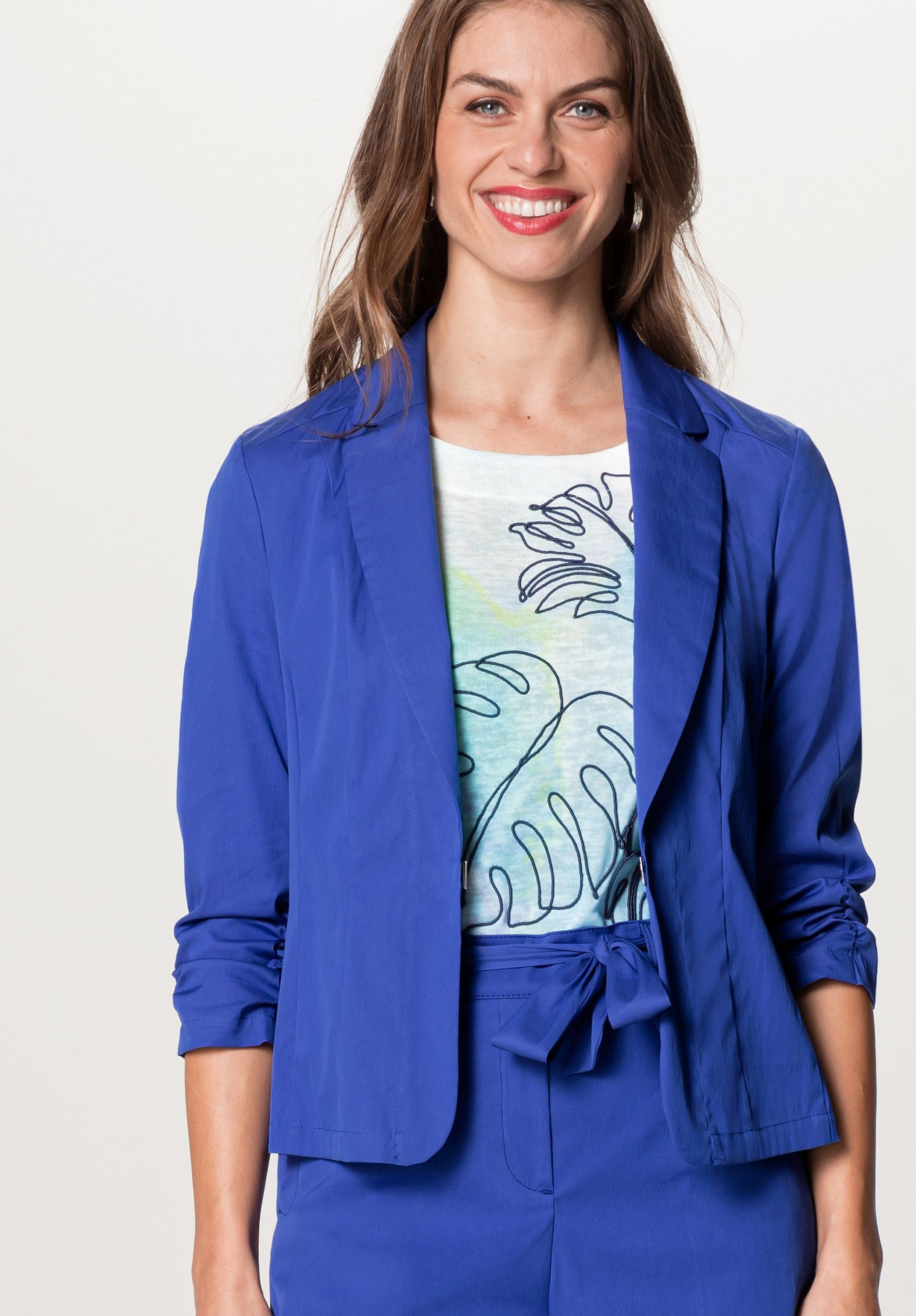bianca Kurzblazer IRA in angesagter Trendfarbe günstig online kaufen