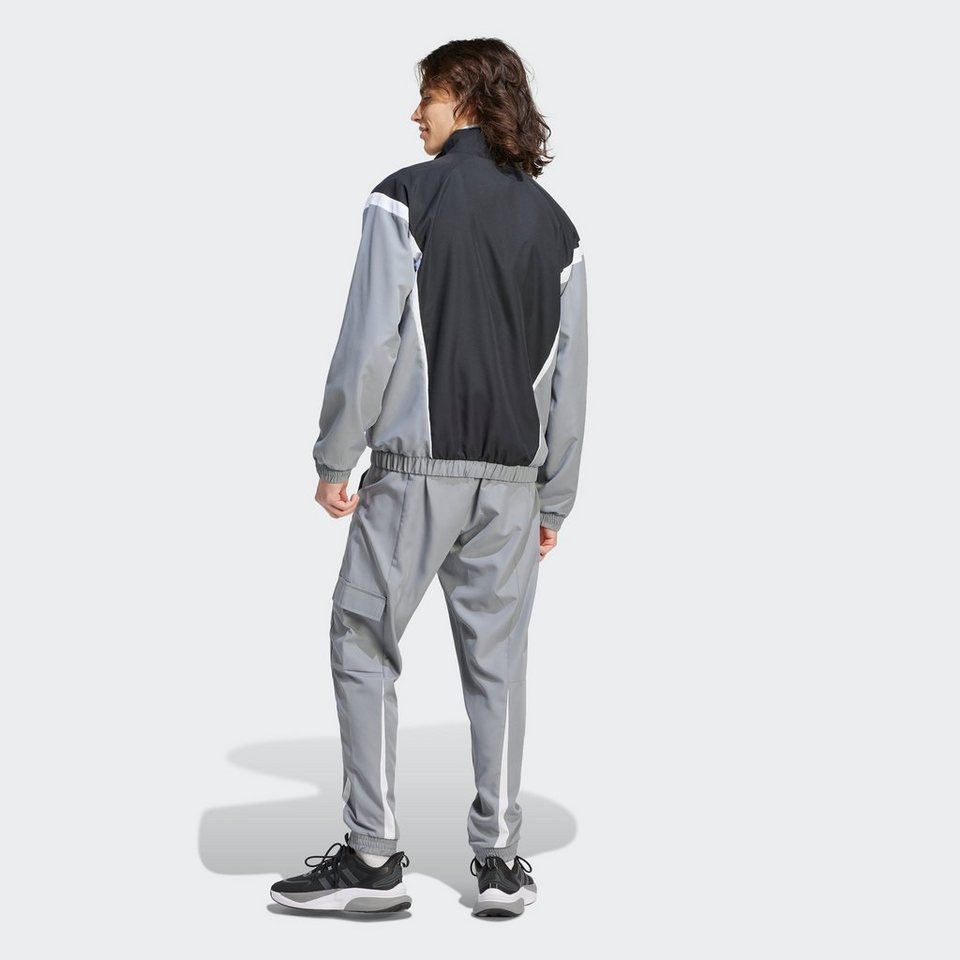 adidas Sportswear Trainingsanzug SPORTSWEAR WOVEN NON-HOODED (2-tlg), Ein  Trainingsanzug mit recycelten und erneuerbaren