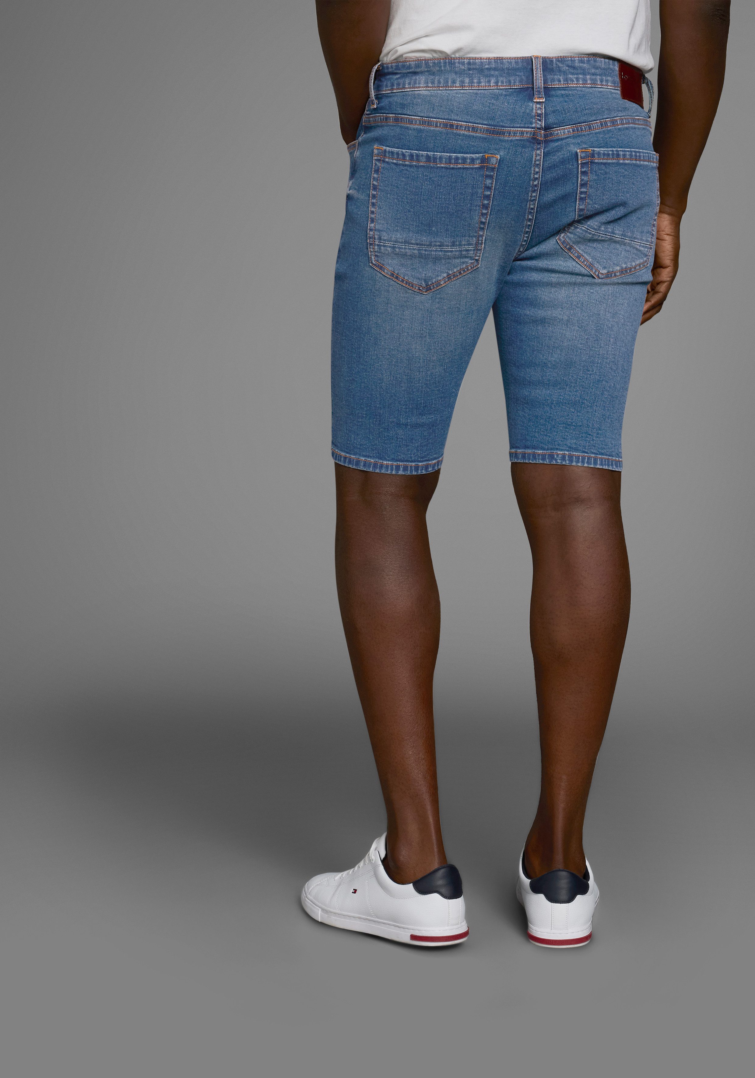 Bruno Banani Jeansshorts Hutch-Shorts gerade geschnittene kurze Beine, niedrige Leibhöhe – Bild 3 von 5