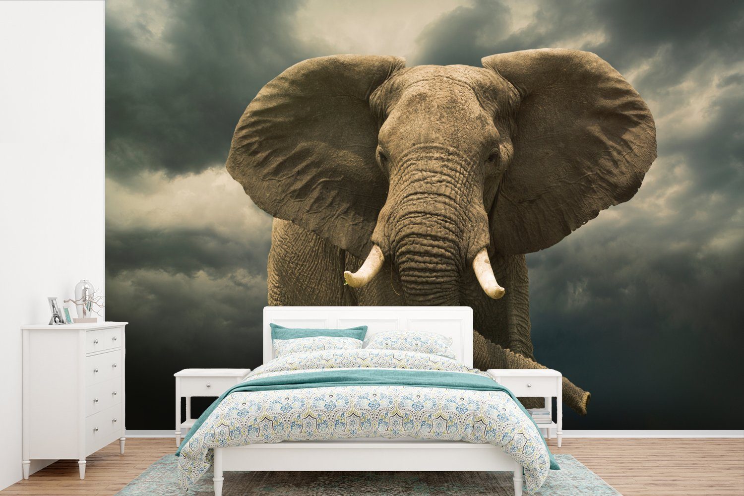 MuchoWow Fototapete Afrikanischer Elefant gegen die dunklen Wolken, Matt, bedruckt, (6 St), Wallpaper für Wohnzimmer, Schlafzimmer, Kinderzimmer, Vinyl Tapete