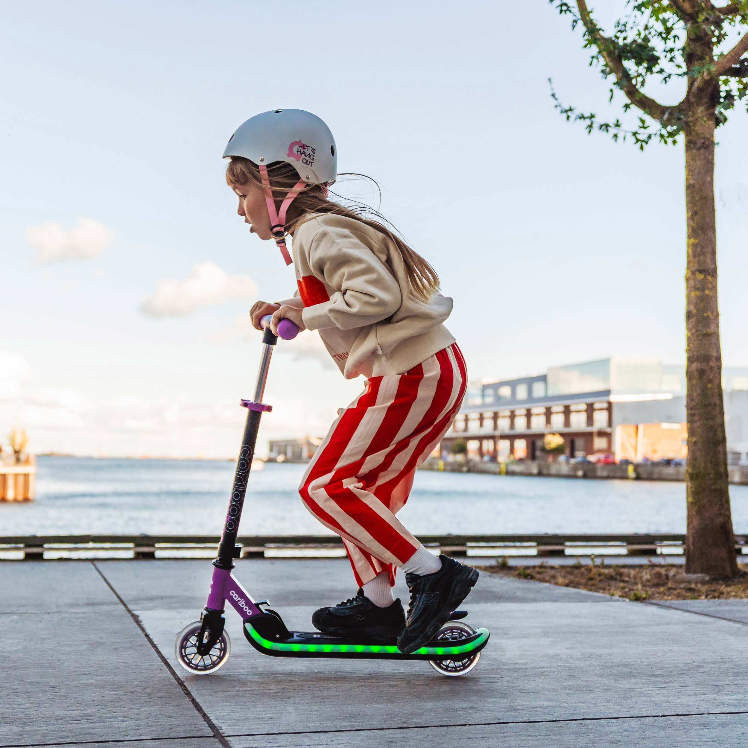 Cariboo Tretroller Zweirad-Kinderroller CARIBOO LEDSTAR leuchtendes LED-Deck 11 Modi