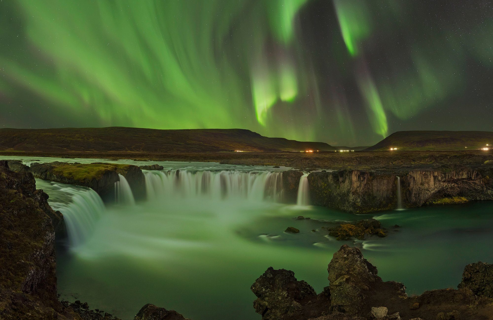 Papermoon Fototapete Photo-Art JAN SMID MASTER, WASSERFALL DER GÖTTER NORDLICHT