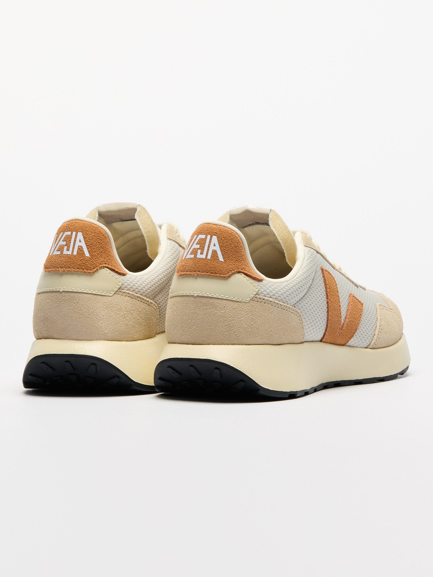 VEJA Paulistana Alveomesh Sneaker