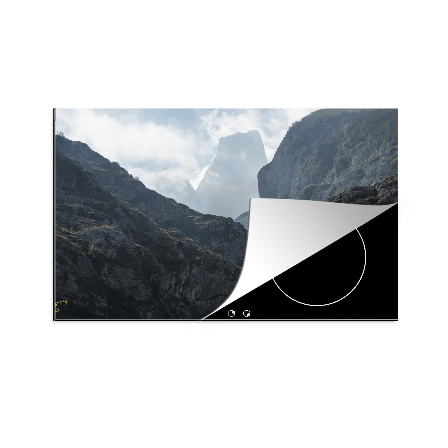 MuchoWow Herdblende-/Abdeckplatte Die spanischen Berge des Nationalparks Picos de Europa in Asturien, Vinyl, (1 tlg), 81x52 cm, Induktionskochfeld Schutz für die küche, Ceranfeldabdeckung