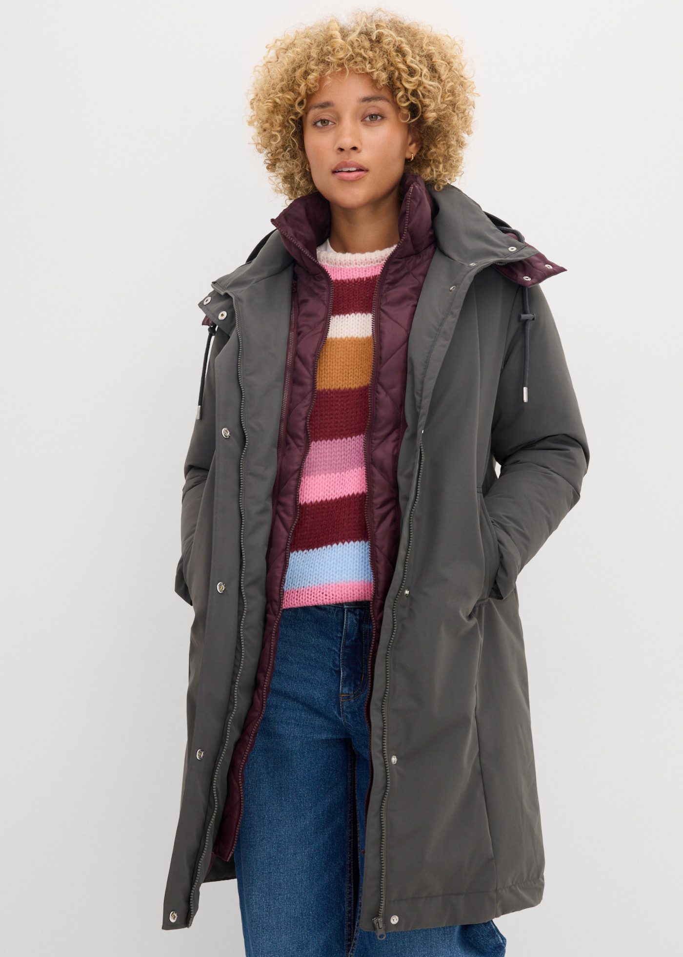 bonprix Outdoorjacke in 2-in-1-Optik, wasserabweisend, figurumspielend, sportlich