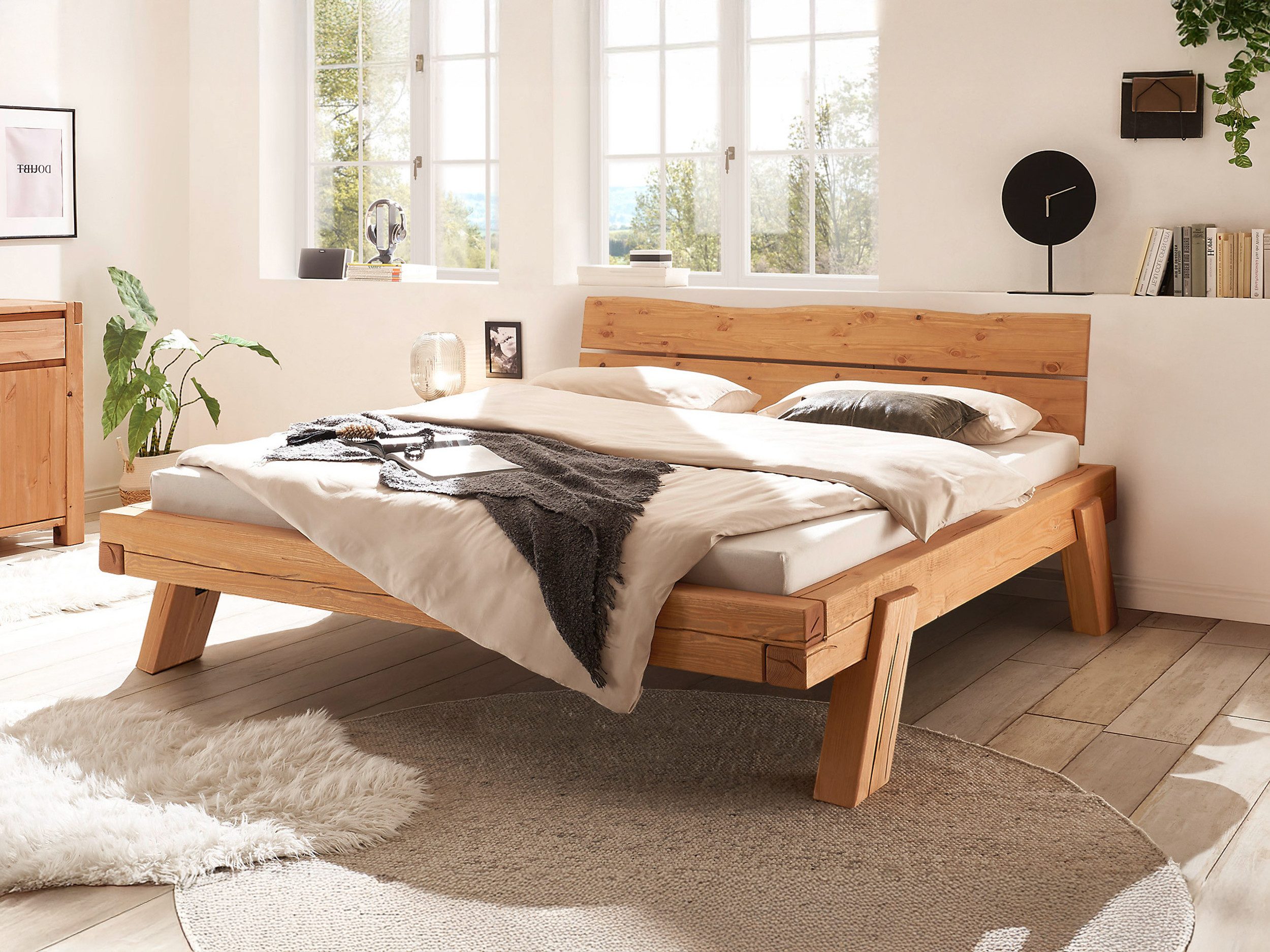 Massivart® Massivholzbett 140/180x200 cm Balkenbett aus Kiefer massiv »TAVEN, eichefarbig honig gebeizt & geölt, Balkenkonstruktion