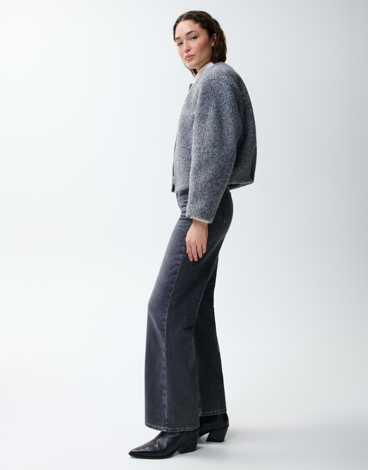OPUS PANTS Weite Jeans Melly modern aus Baumwolle mit gerader Passform Weiter, gerader Beinverlauf mit Stretchkomfort und Used-Waschung – Bild 5 von 5