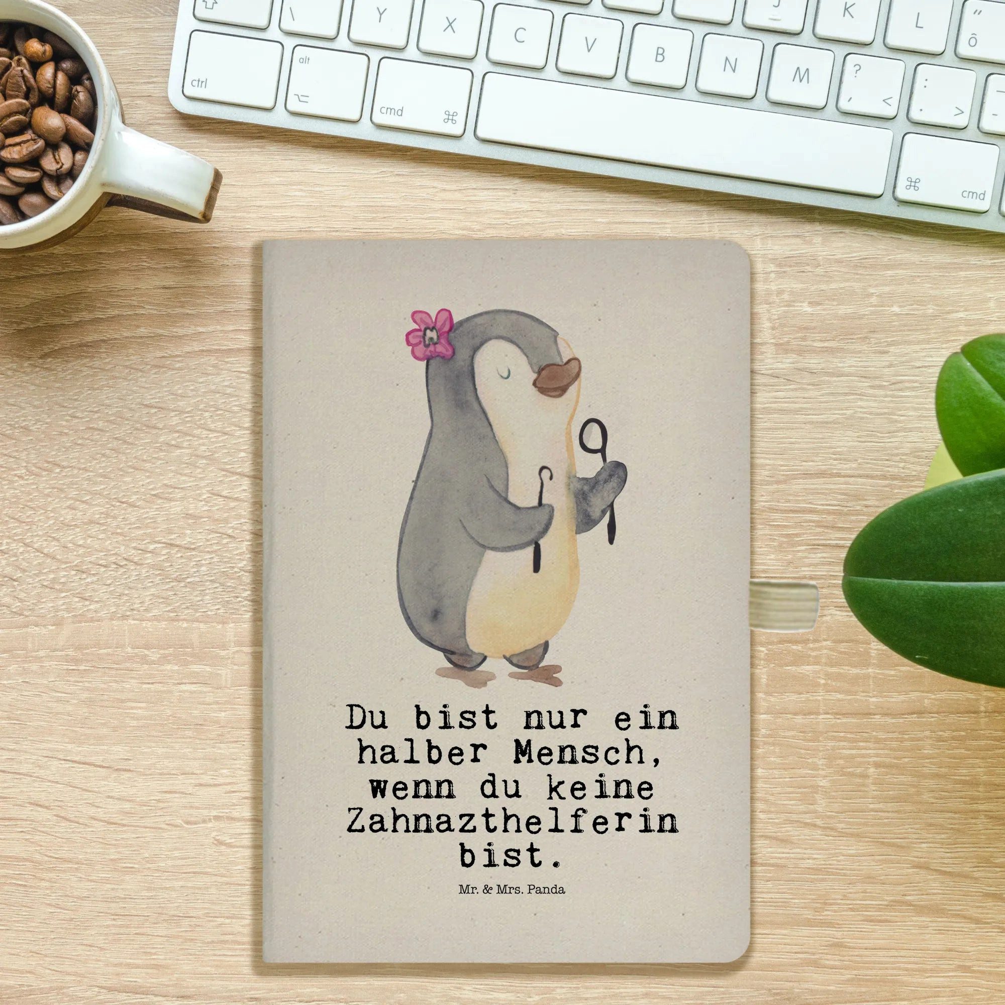 Thumbnail - Mr. & Mrs. Panda Notizbuch Zahnarzthelferin Herz - Transparent - Geschenk, Jubiläum, Notizbuch A Mr. & Mrs. Panda, Inspi...