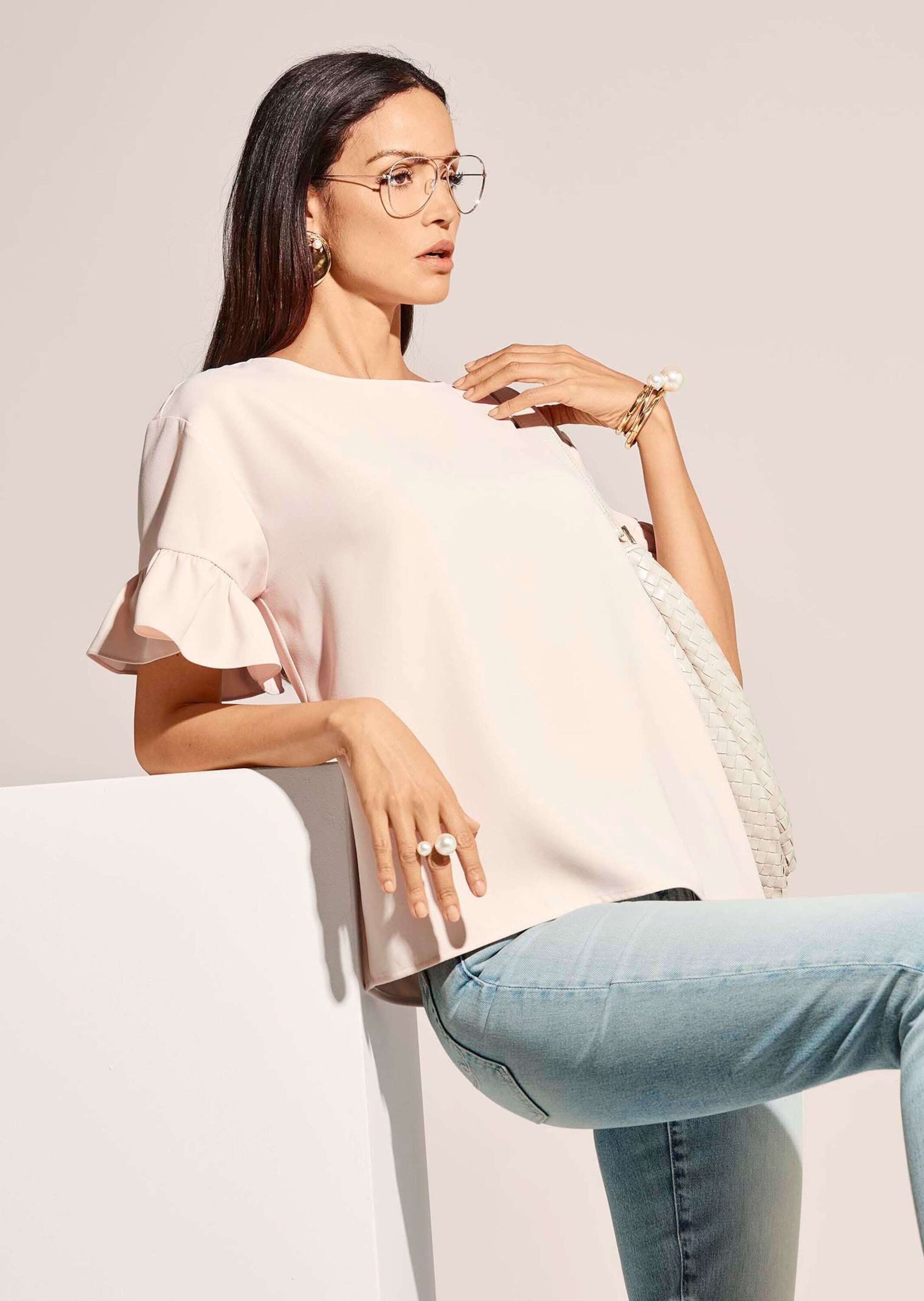 MADELEINE Kurzarmbluse Oversized-Bluse mit Volants, Kurzarm Uni-Design, runder Ausschnitt, Knopfverschluss hinten