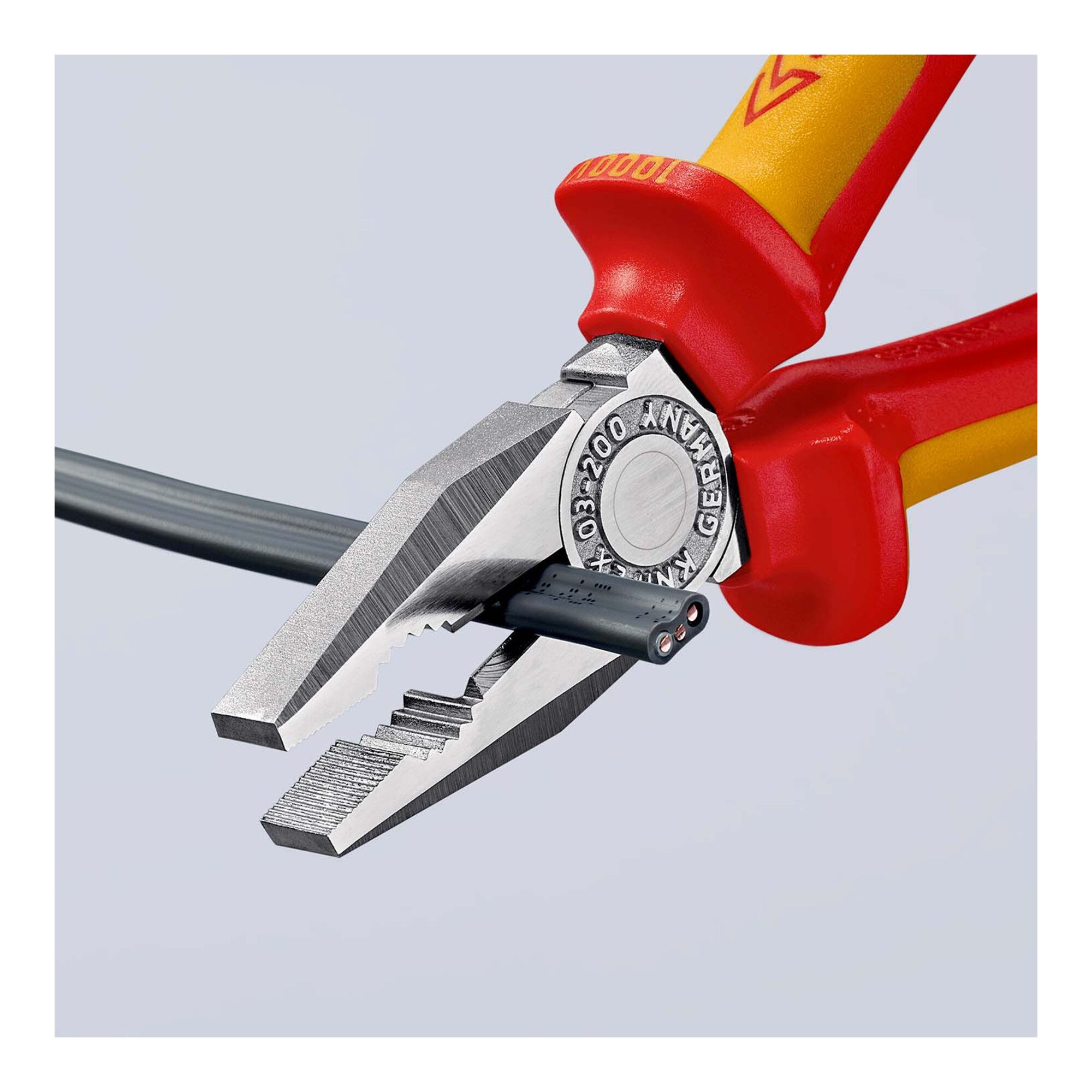 Knipex Kombizange KNIPEX 03 06 200 Kombizange isoliert mit Mehrkomponenten-Hüllen, VDE-g