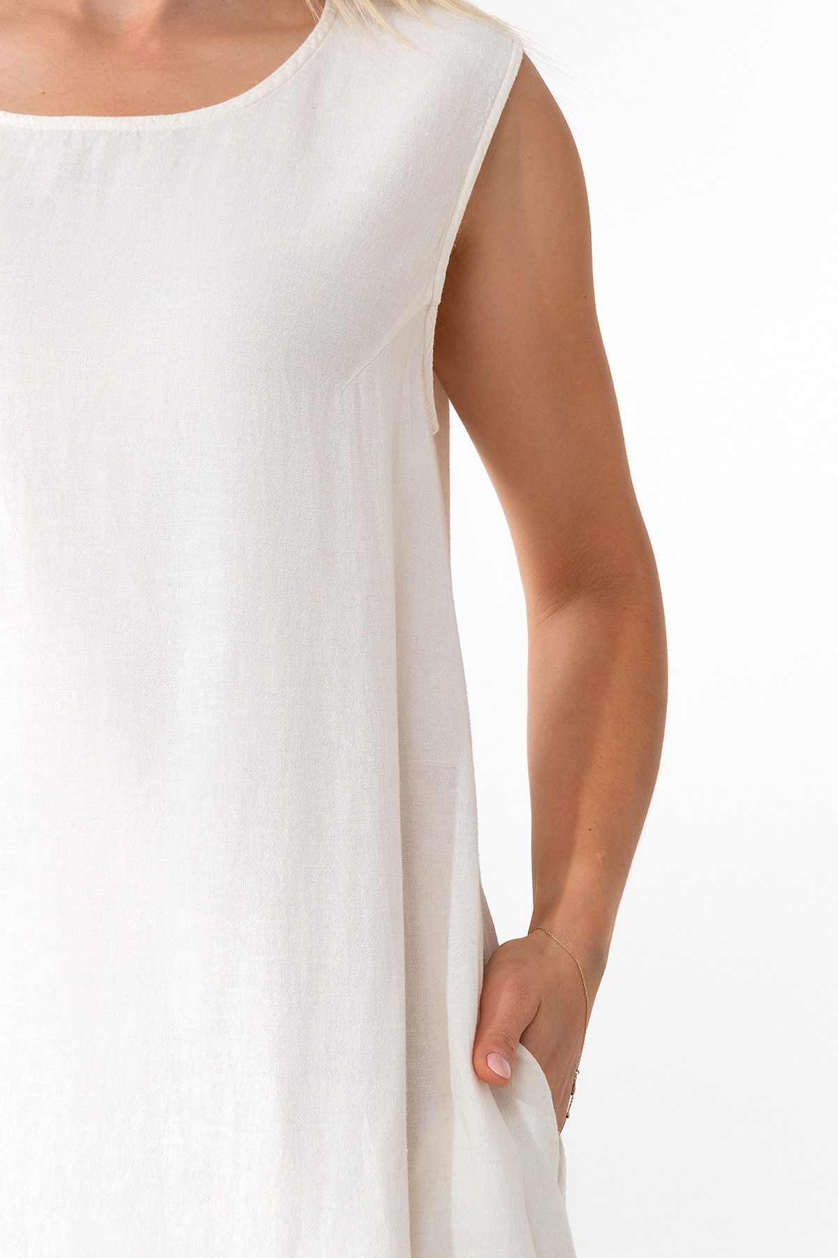 WENOR Sommerkleid aus Leinenmix mit Taschen, Strandkleid ärmellos, locker geschnitten (1-tlg) Ideal für warme Tage, pflegeleicht, mit Eingrifftaschen