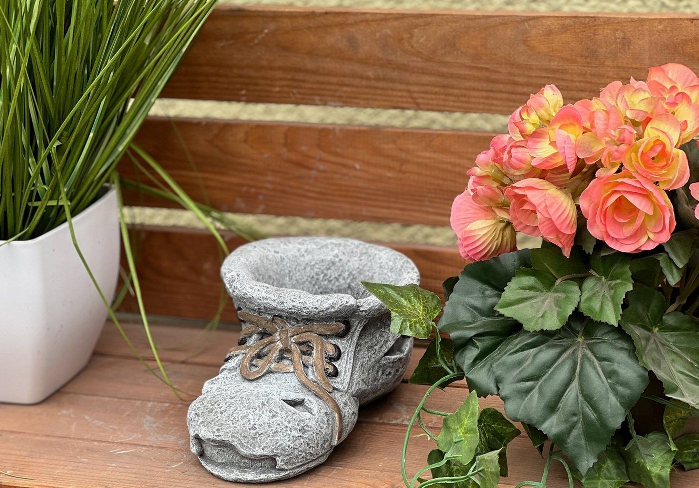 Thumbnail - Stone and Style Pflanzschale Steinfigur Pflanzschale Stiefel frostfest Steinguss