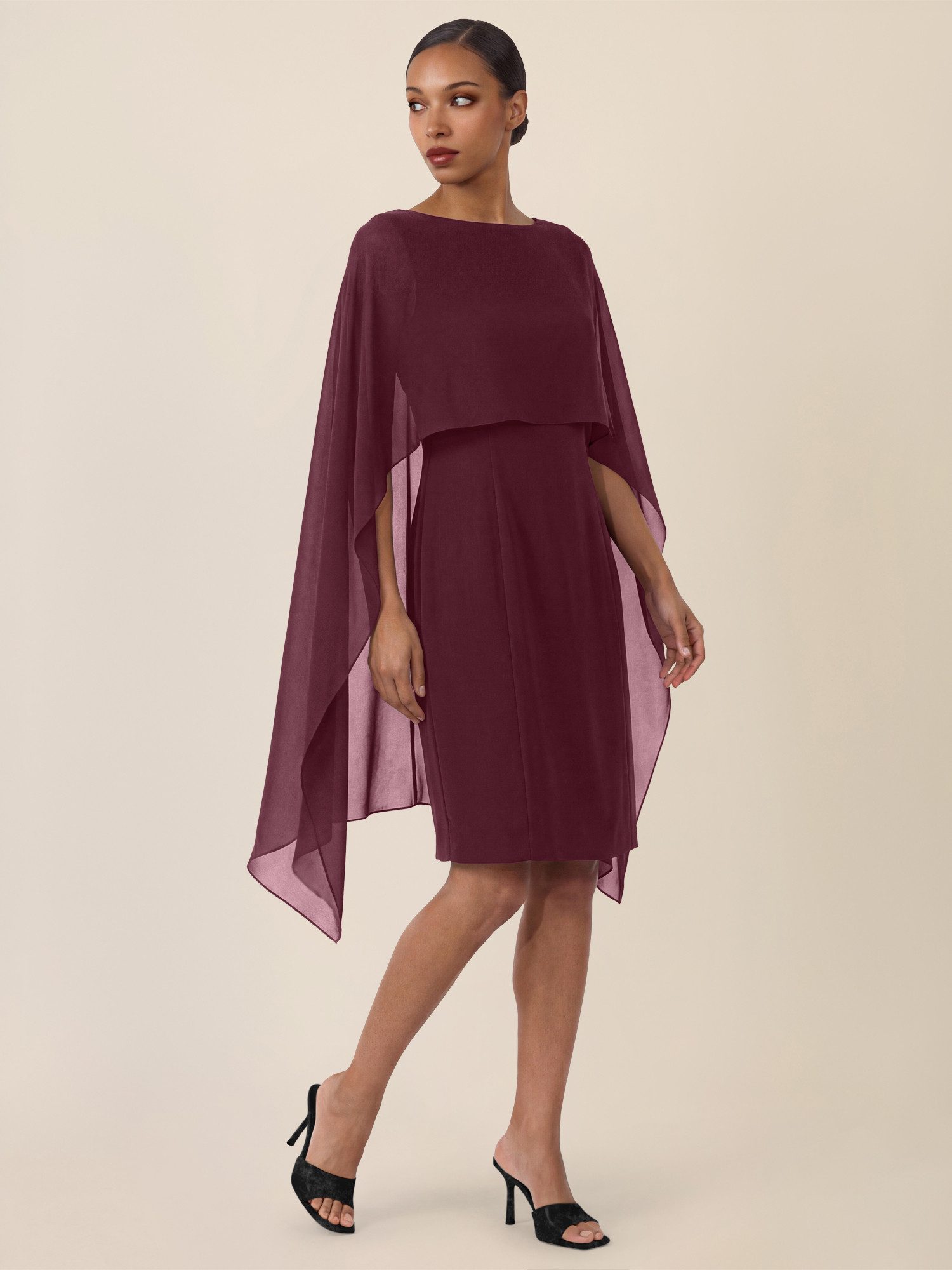 Apart Abendkleid mit fließendem Chiffon-Cape