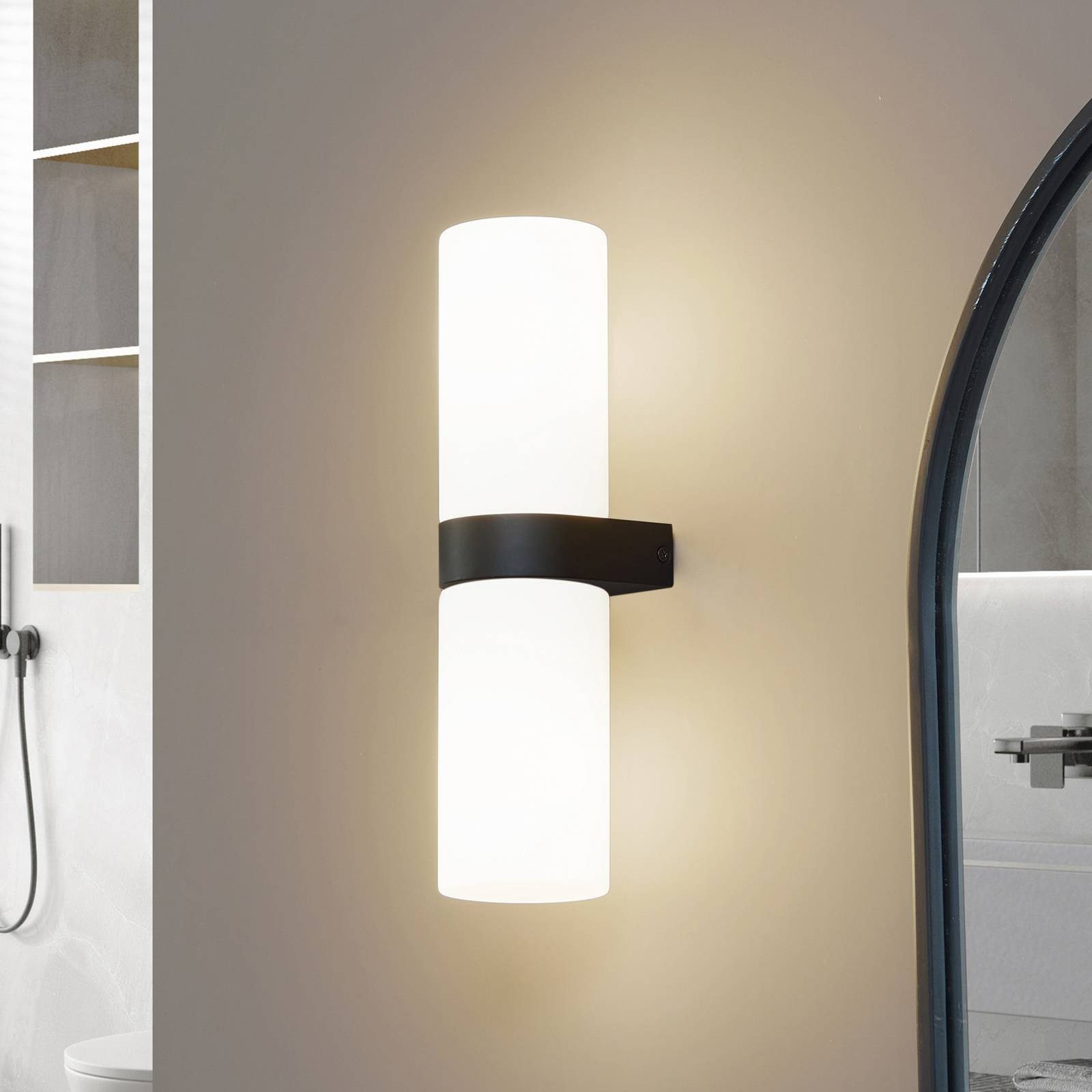 Lucande Wandleuchte Basolo, Weiß IP44, 2 x 10 W LED