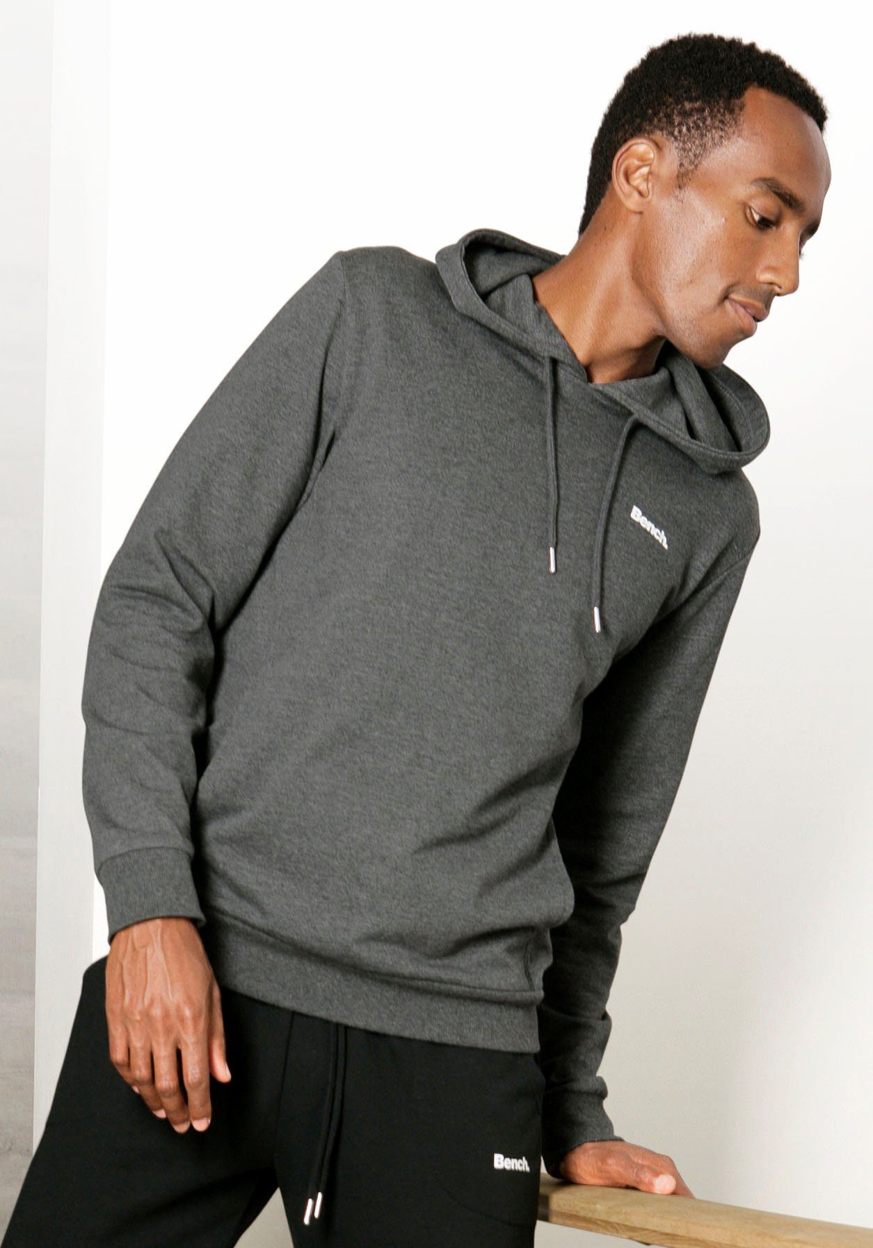 Bench. Loungewear Kapuzensweatshirt mit seitlichen Taschen