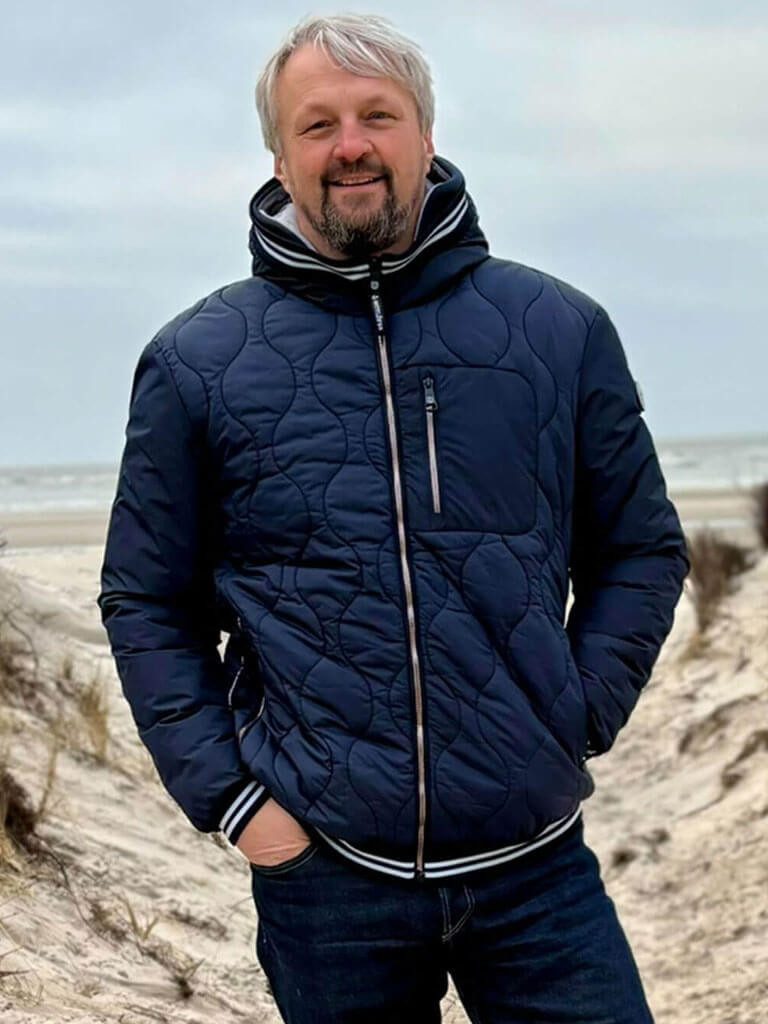 Wattlöper Steppjacke 62371SH Herren Jacke modisch gesteppt unifarben mit Kapuze und Absetzungen