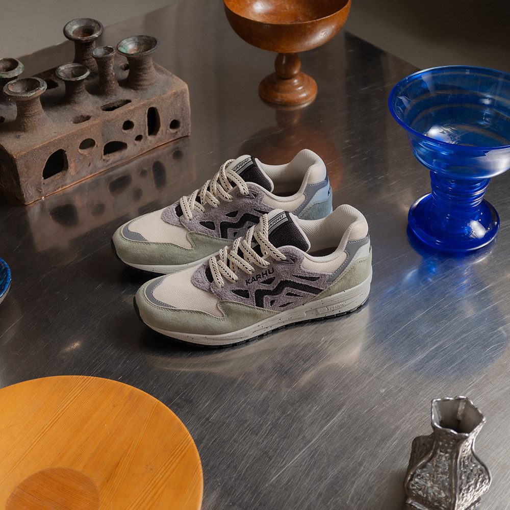 KARHU Legacy 96 - Tea / Jet Black Sneaker