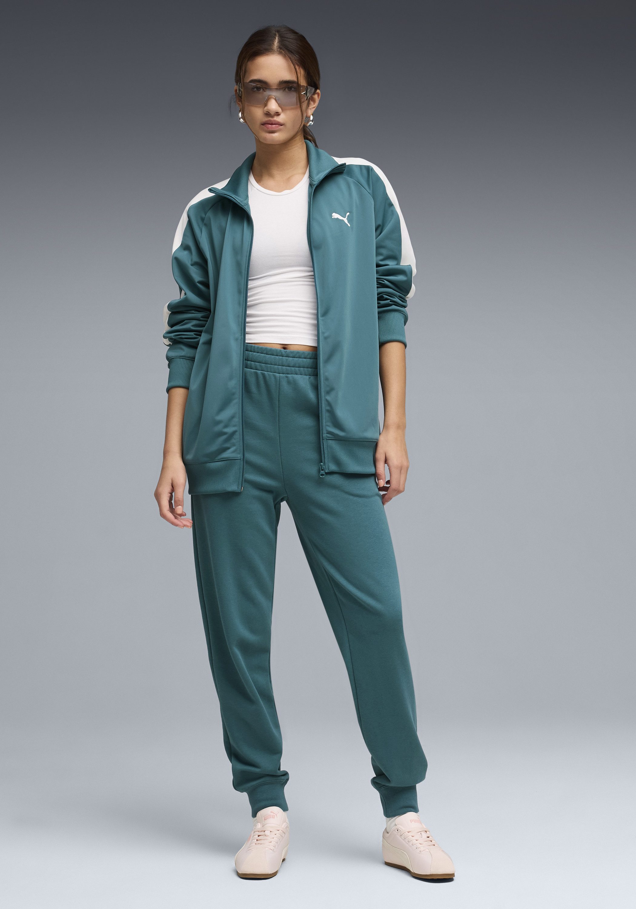 PUMA Trainingshose ESS SMALL NO. 1 LOGO COMFORT HIGH-WAIST SWEATPANTS TR CL (S) mit hohem Bund, komfortabler Schnitt, seitliche Eingrifftaschen