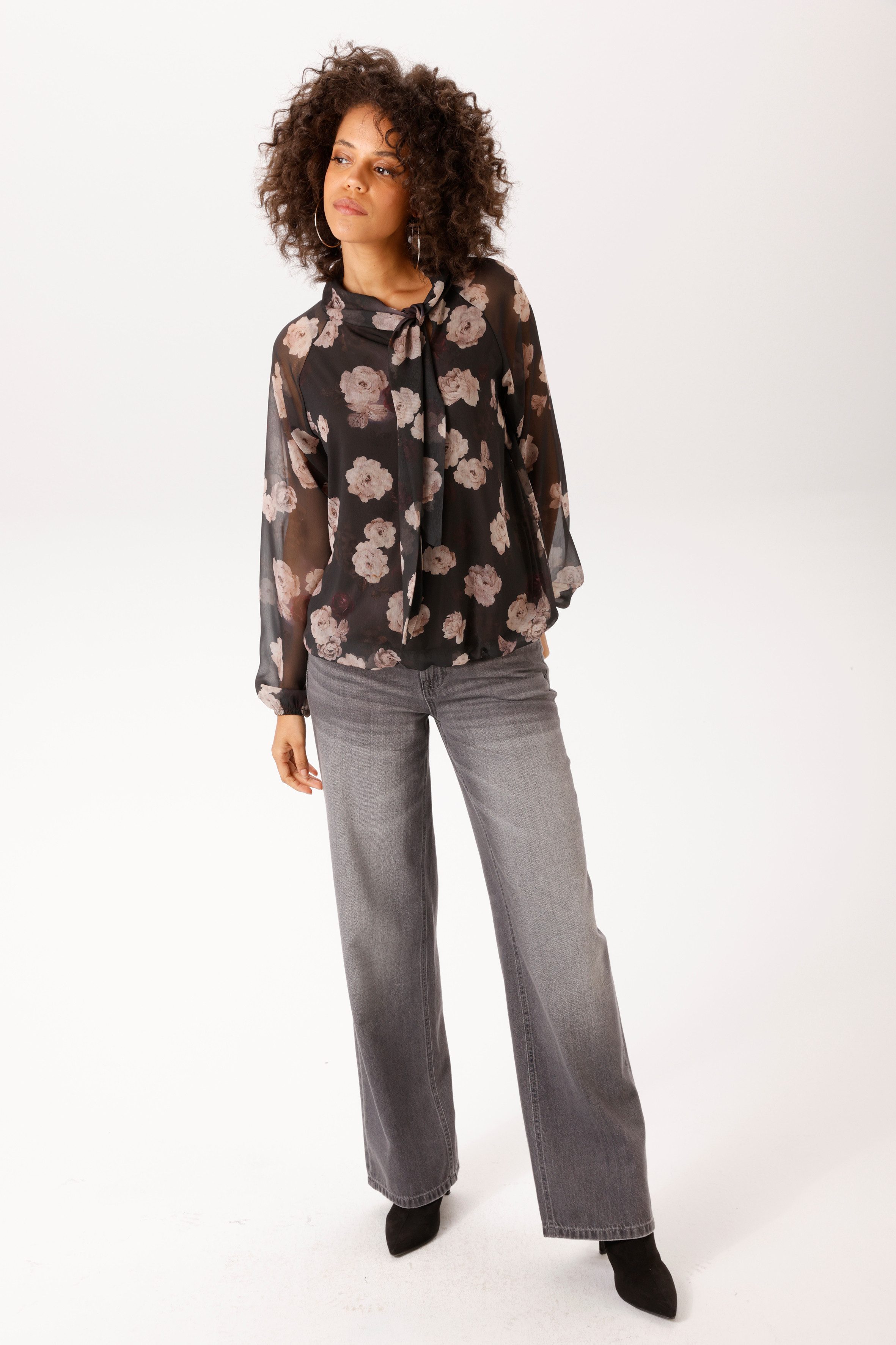 Zum Outfit 12