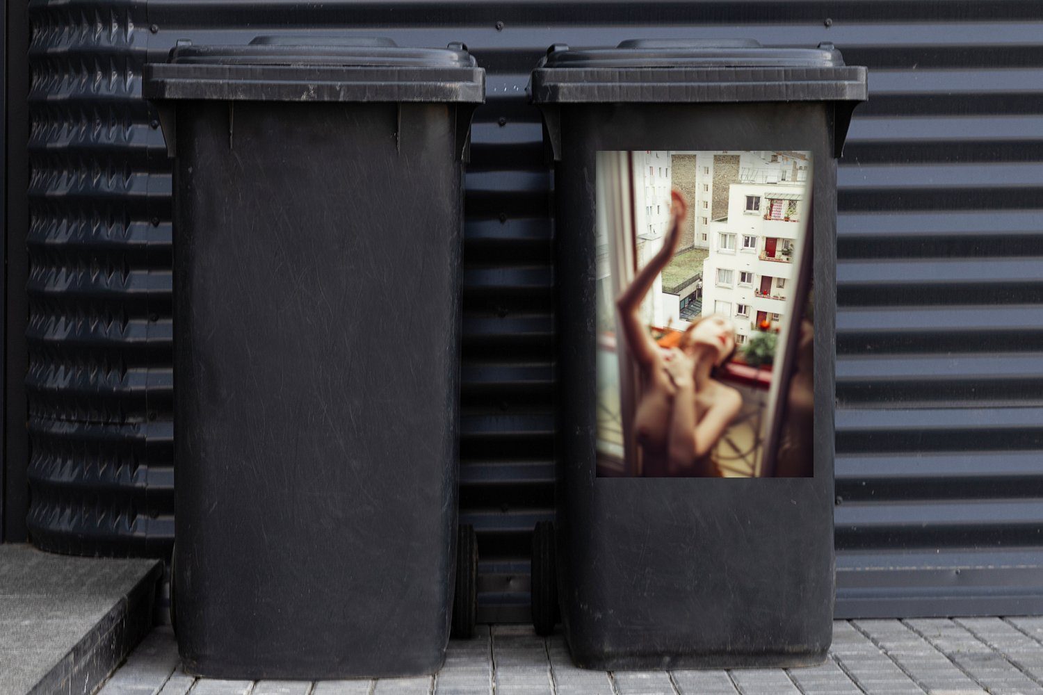 Abfalbehälter Mülltonne, Container, rothaarigen Wandsticker einer Porträt MuchoWow Abstraktes Frau Sticker, (1 Mülleimer-aufkleber, St),