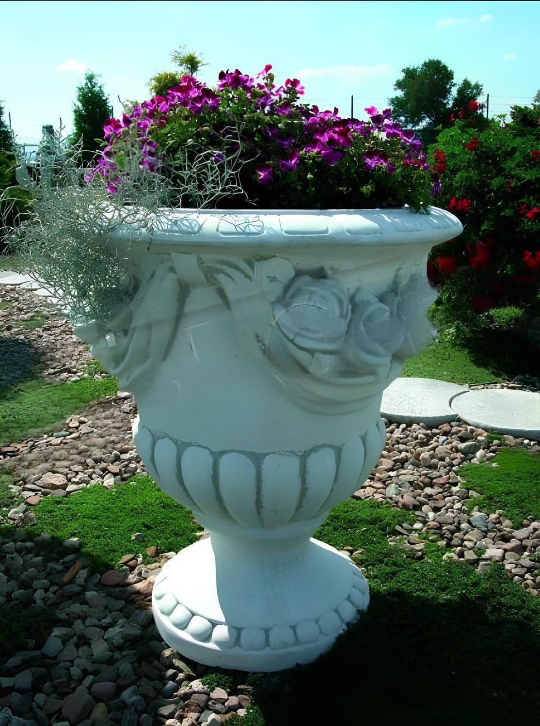 JVmoebel Dekovase Blumenkübel Pflanz Kübel Figur Blumentöpfe Garten Vasen Gefäss, Made in Europa