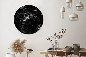 MuchoWow Gemälde Nahaufnahme Oktopus auf schwarzem Hintergrund in schwarz und weiß, (1 St), Rundes wandbild für Wohnzimmer, Wandkreis, Wandschmuck, 90x90 cm