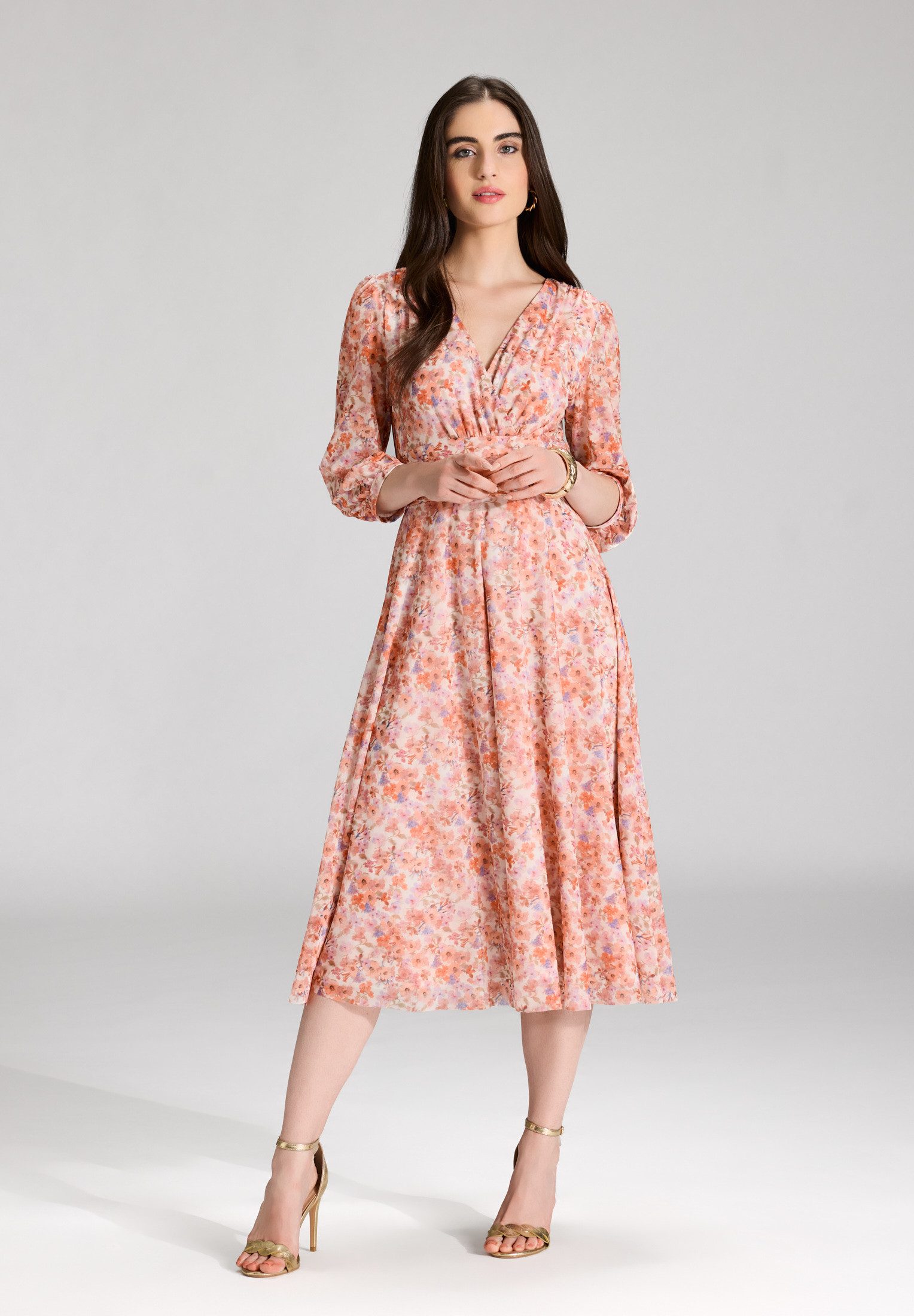 SWING Cocktailkleid Figurbetonte Passform mit fließendem günstig online kaufen