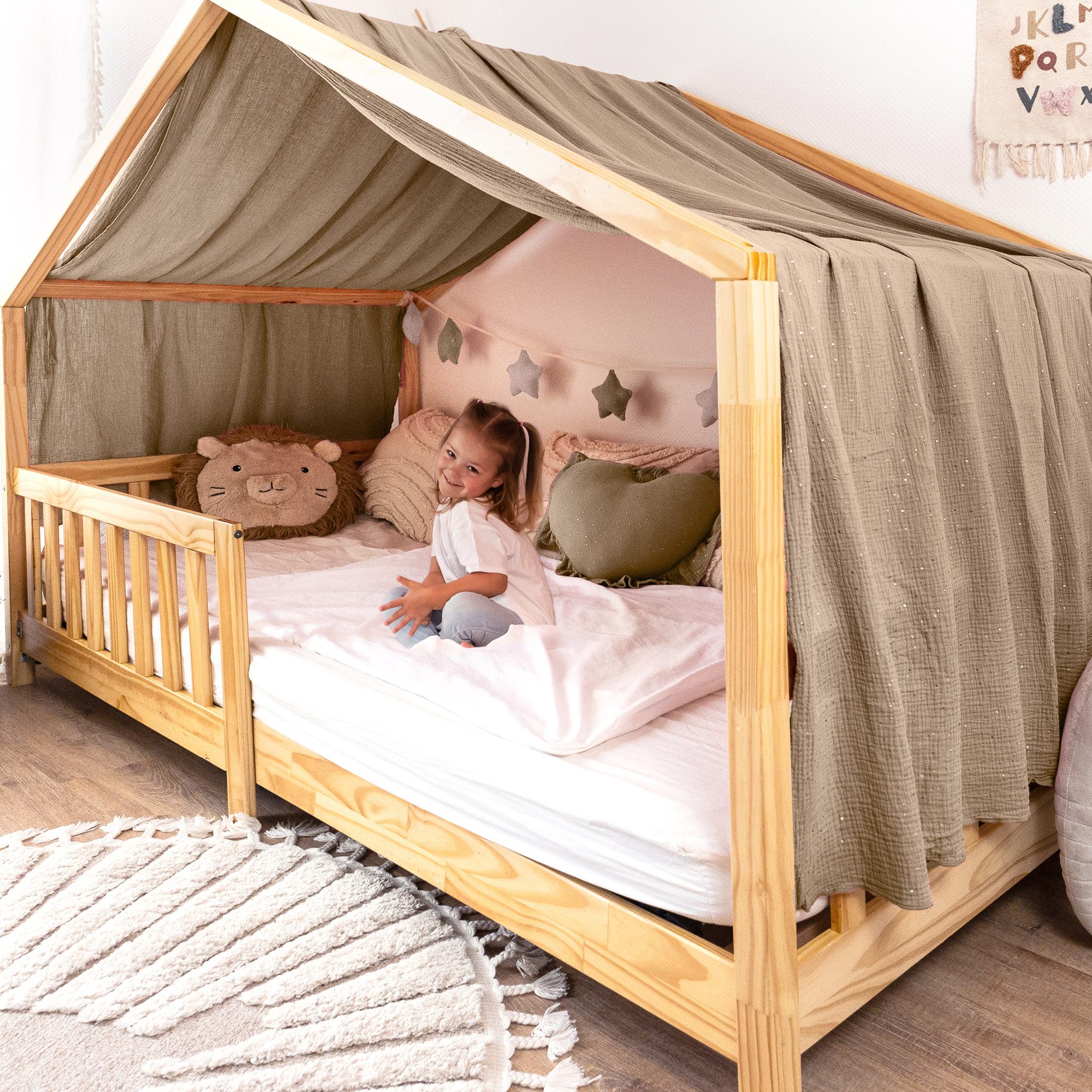 lilimaus Betthimmel Himmel für Hausbett Gold aus Musselin - 320, 360 oder 420 cm (1-tlg), feine Goldsterne überm Hausbett - zauberhafter Rückzugsort
