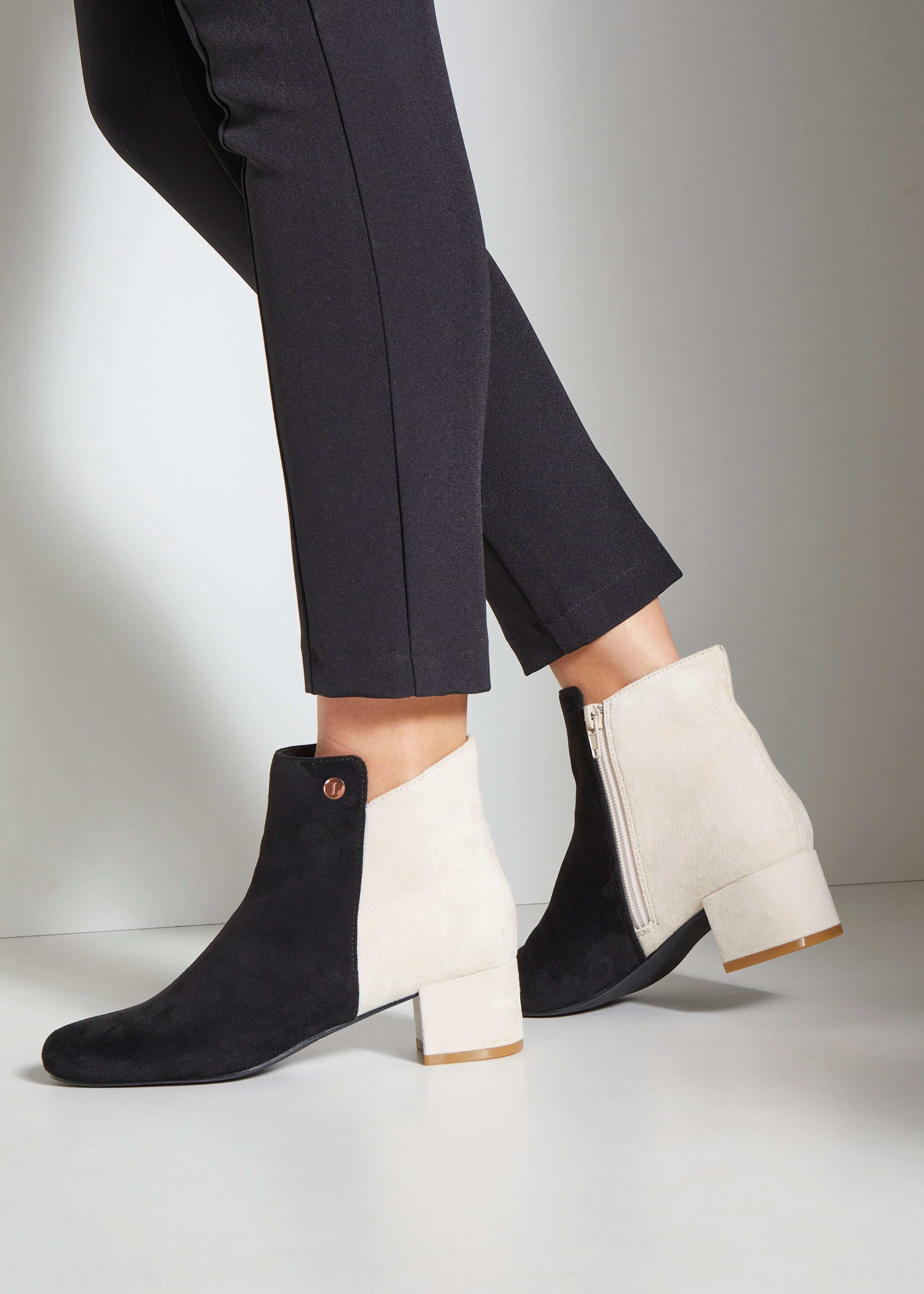 LASCANA Stiefelette mit raffiniertem Detail und günstig online kaufen