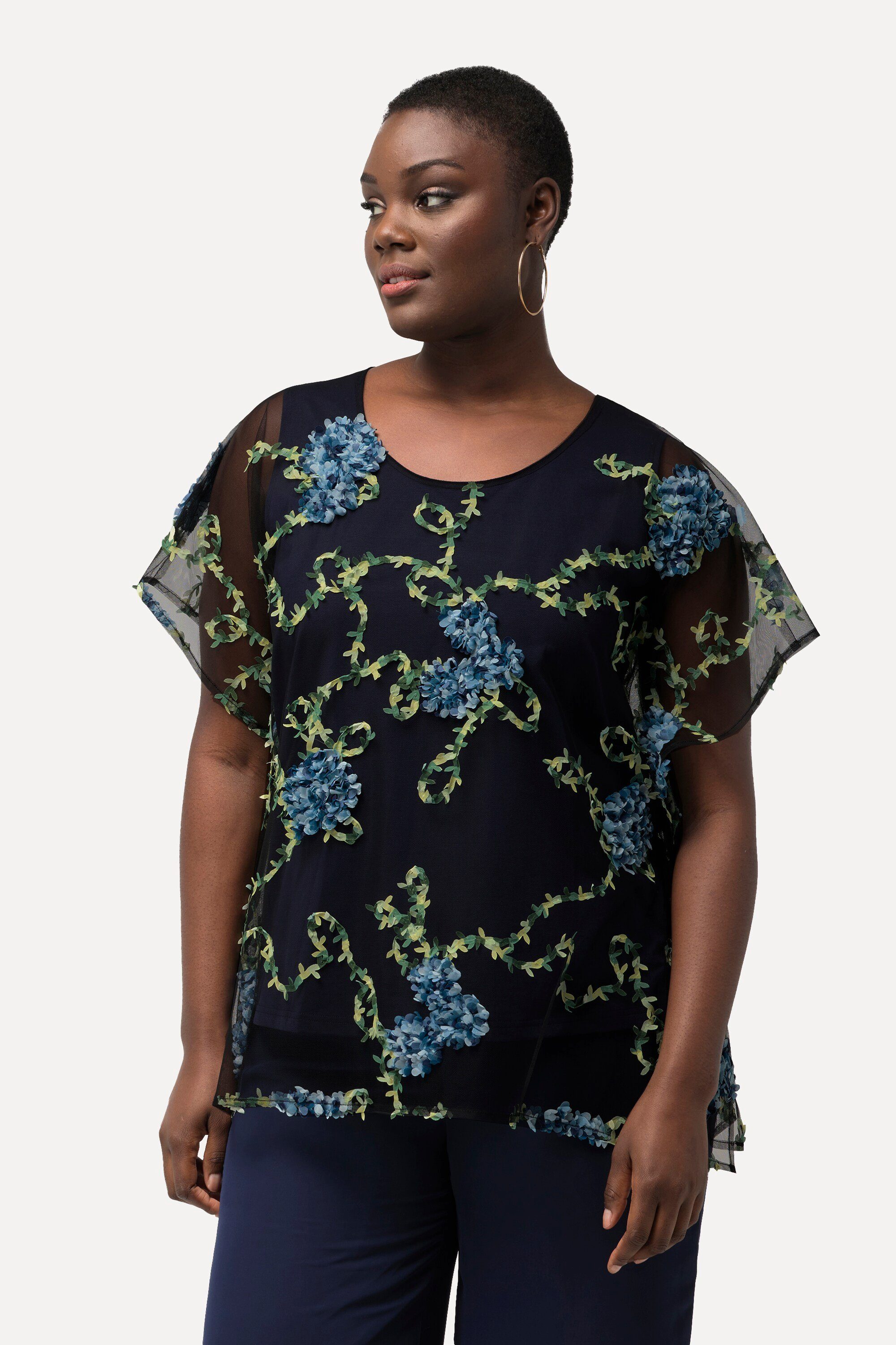Druckbluse Bluse Blütenstickerei doppellagig Rundhals Halbarm