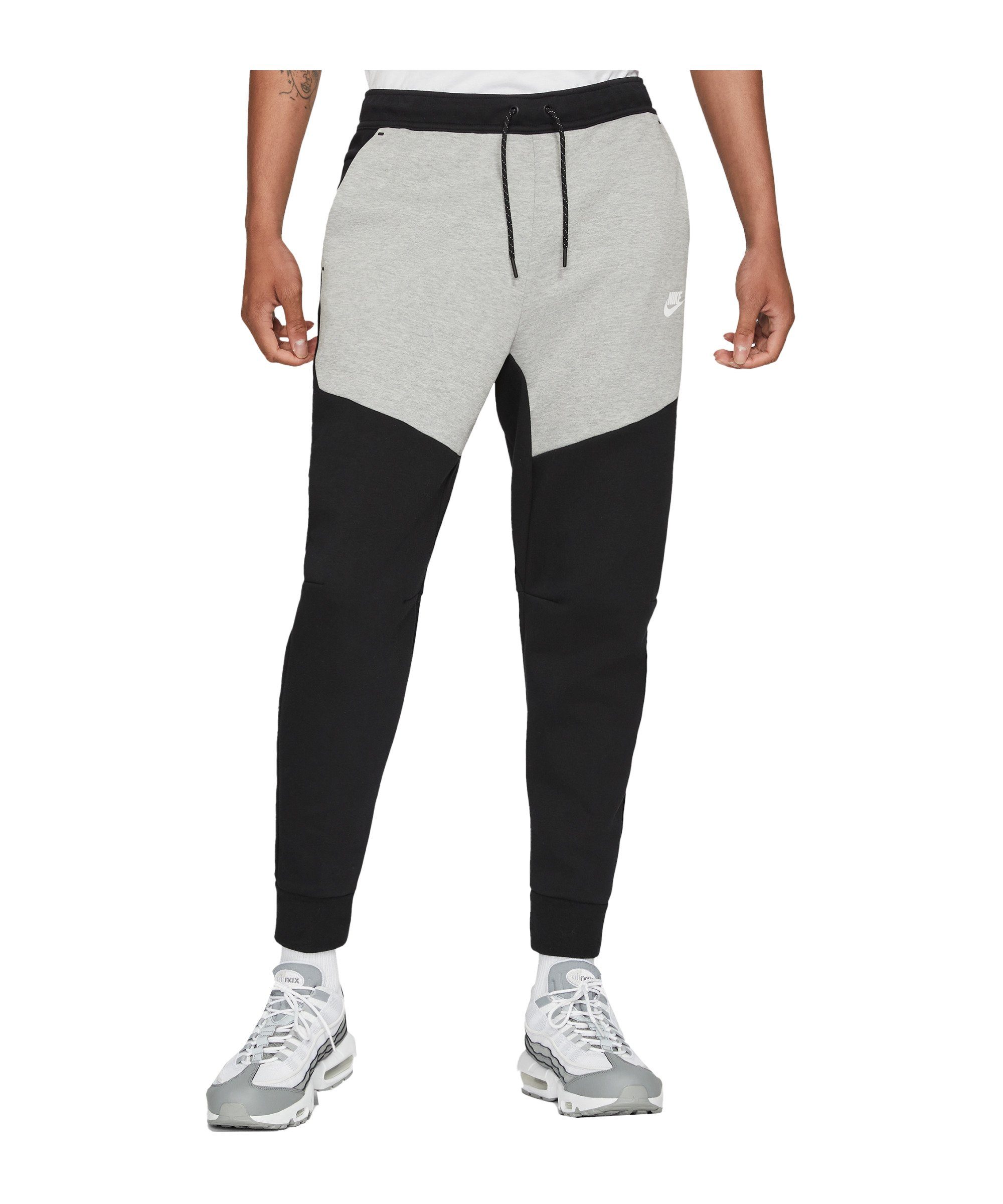 Nike Sportswear Jogginghose Tech Fleece Jogginghose Tall schwarzgrauweiss